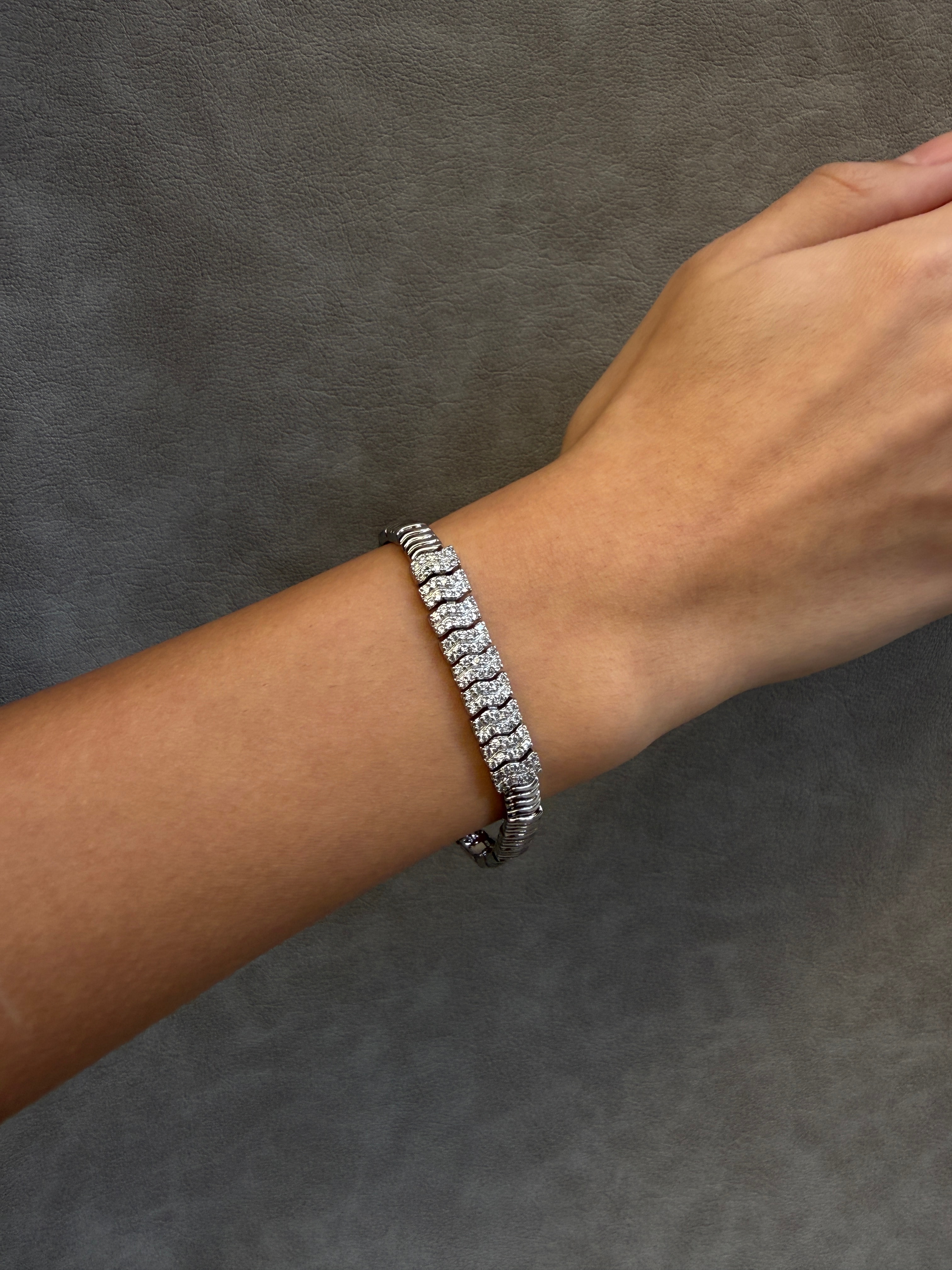 Fosil Detaylı Zirkon Taşlı Tasarım Bileklik