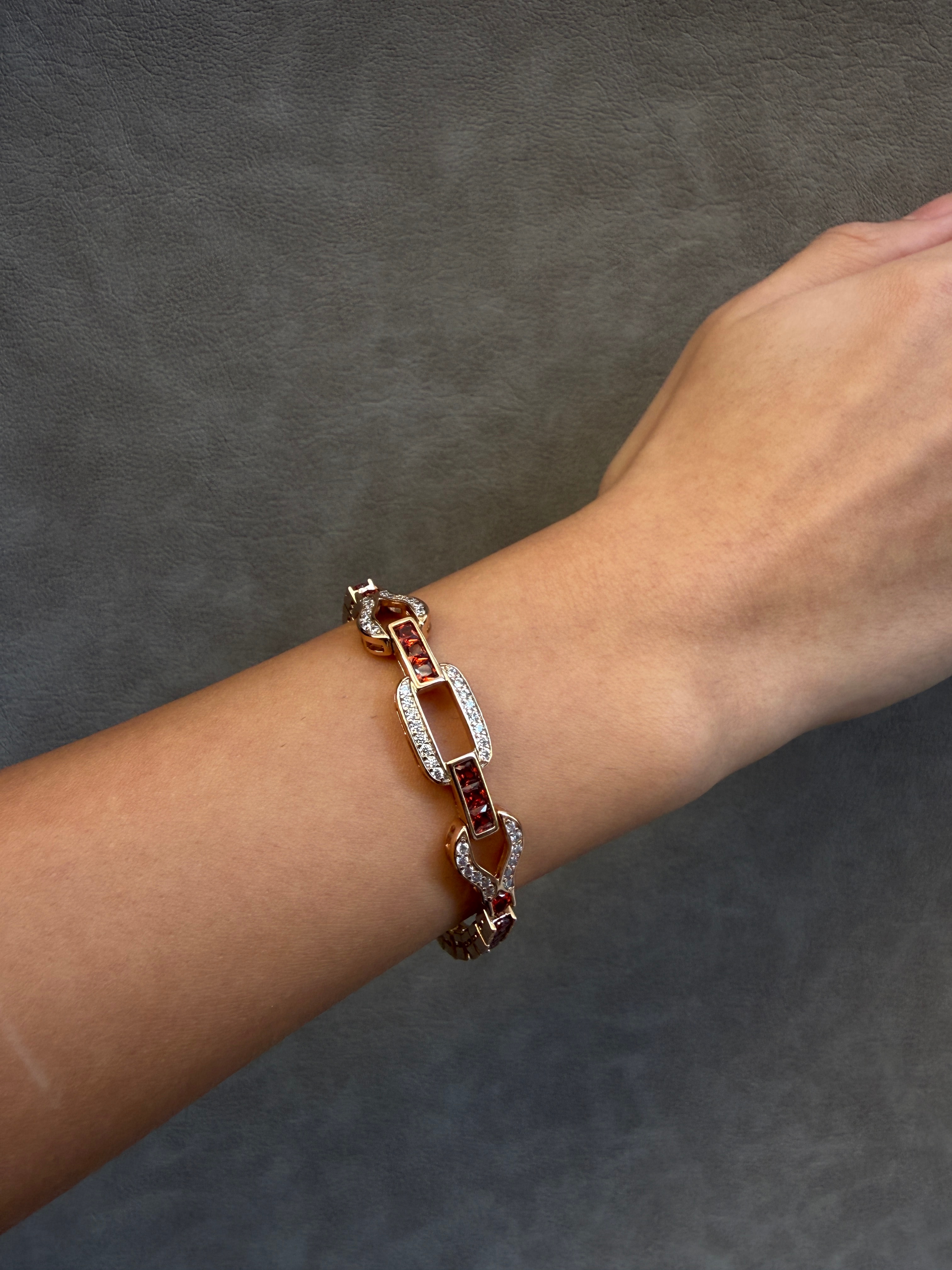 Kırmızı Taşlı Tasarım Bileklik