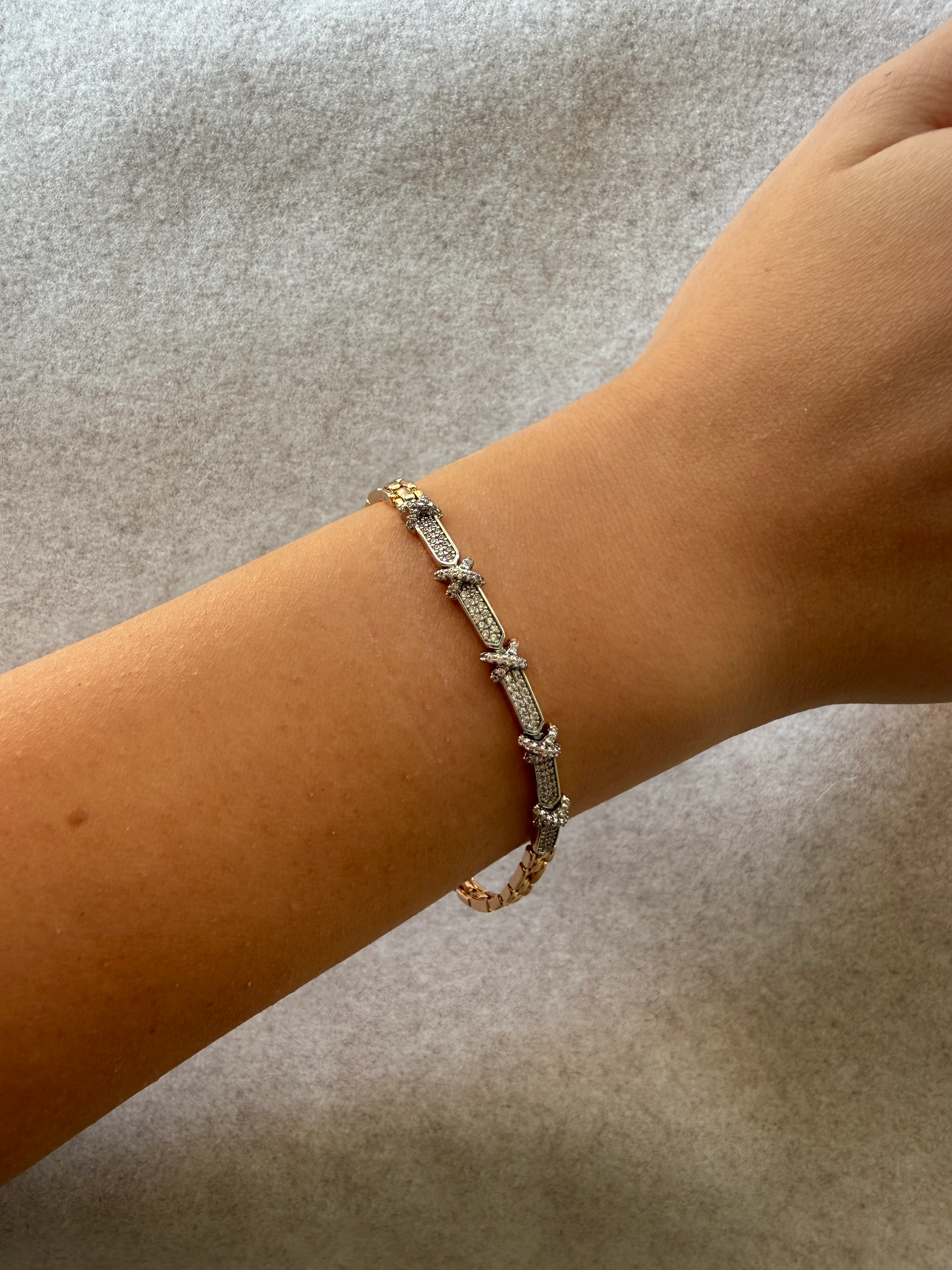 Çift Renk Zirkon Taşlı X Bileklik