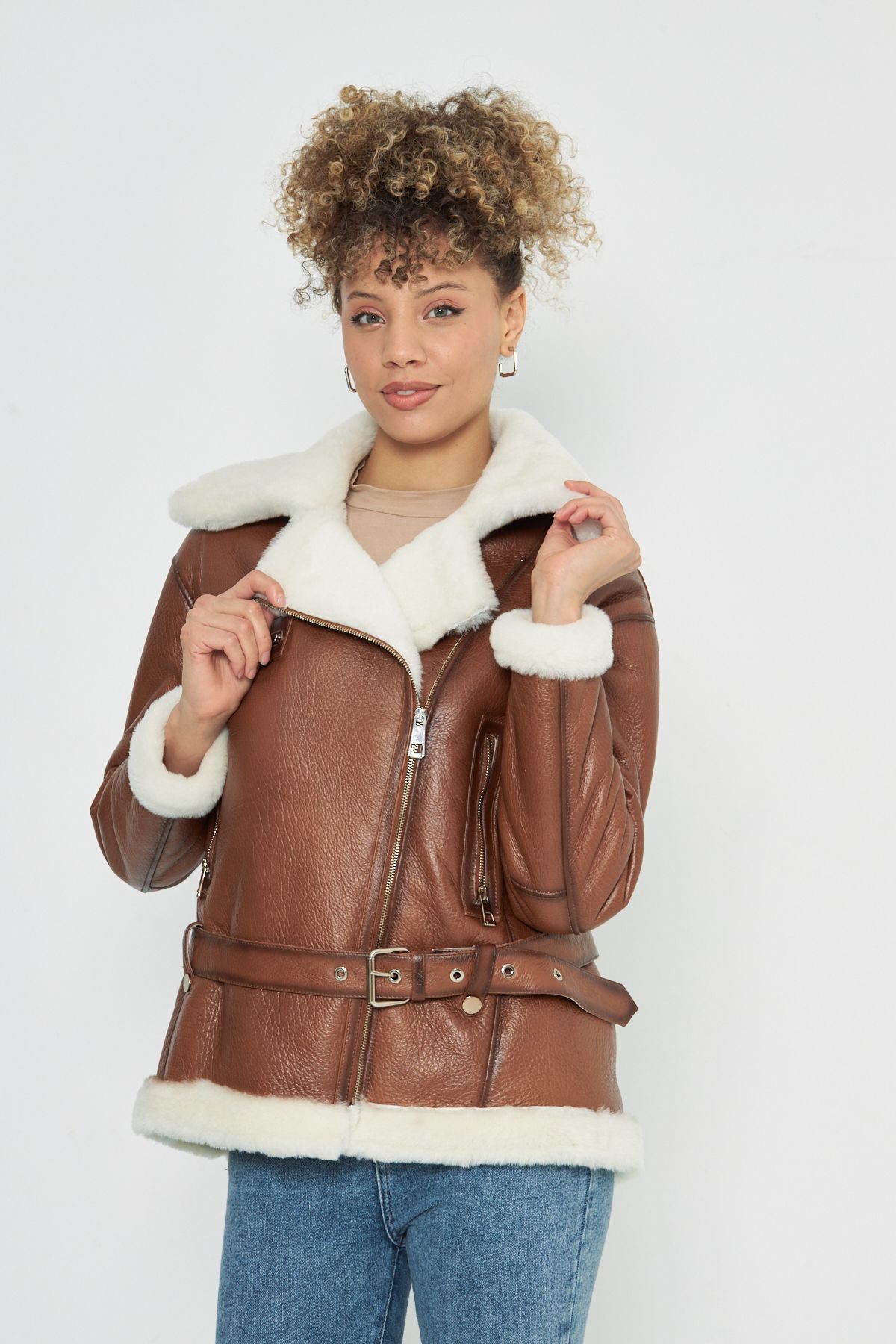 Deri ve Kürk Kadın Kaban - 77 cm, Taba Rengi, Kemerli, Oversize - 106322