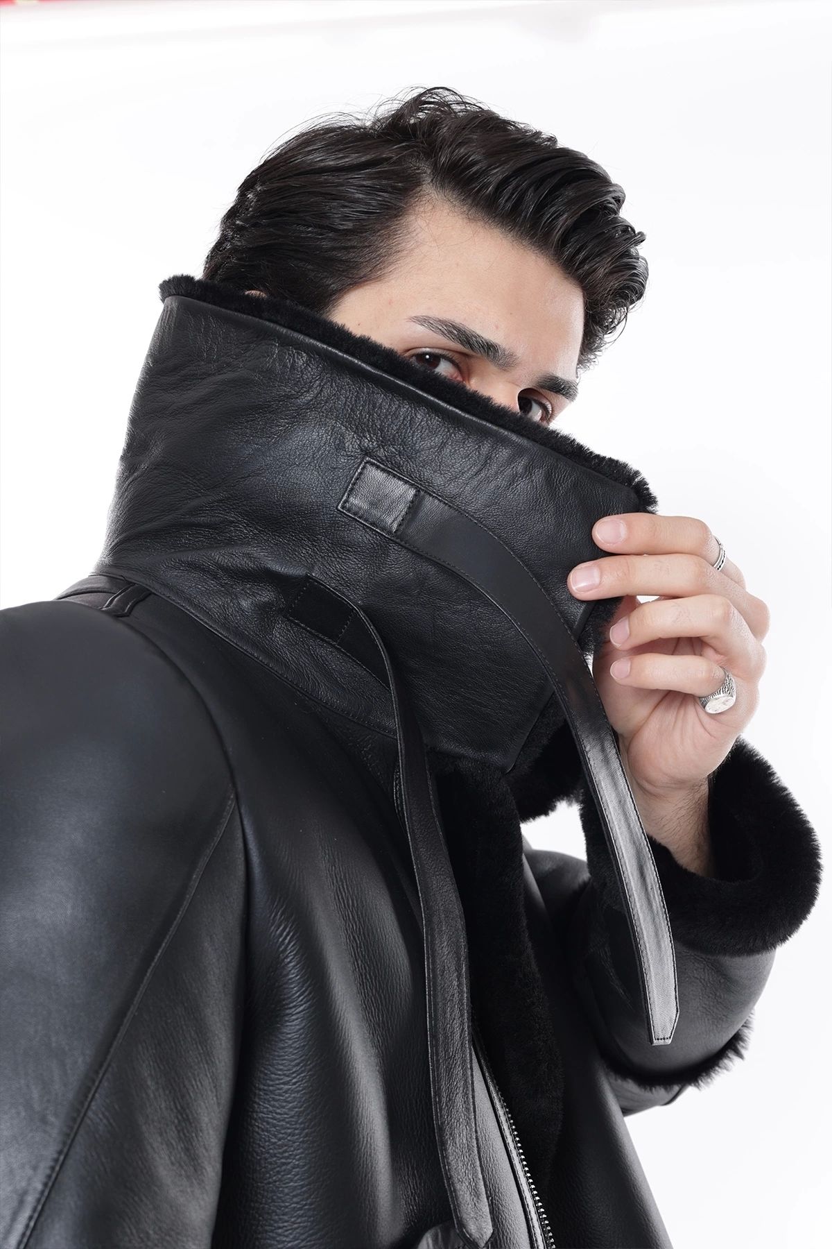 Erkek Hakiki Deri Mont, Balıkçı Yaka, Siyah Kürklü, Fermuar Kapamalı, Oversize Model - 500422