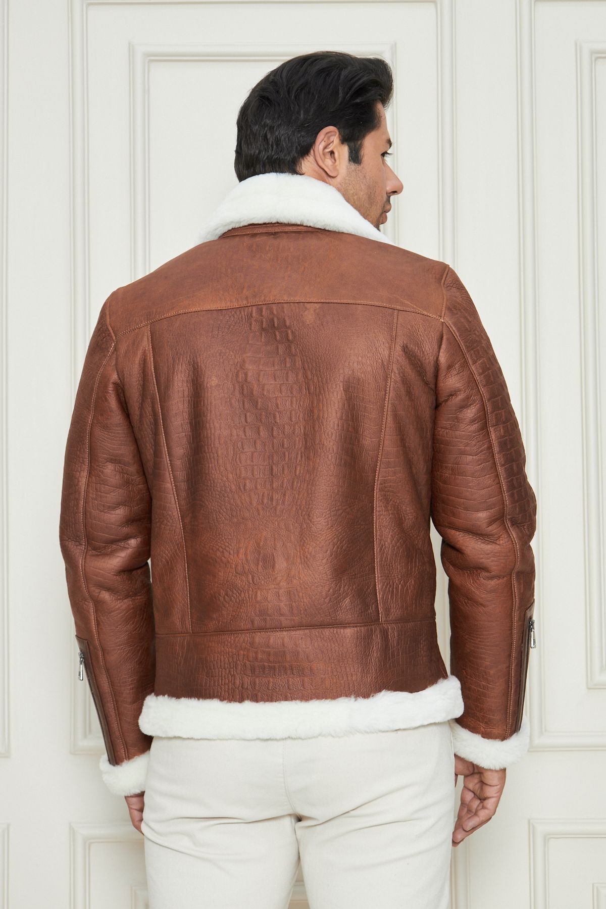Erkek Hakiki Kürk Mont, Taba Eskitme Deri, Kruvaze Fermuarlı, Beyaz Kürklü, 74 cm- 500722x