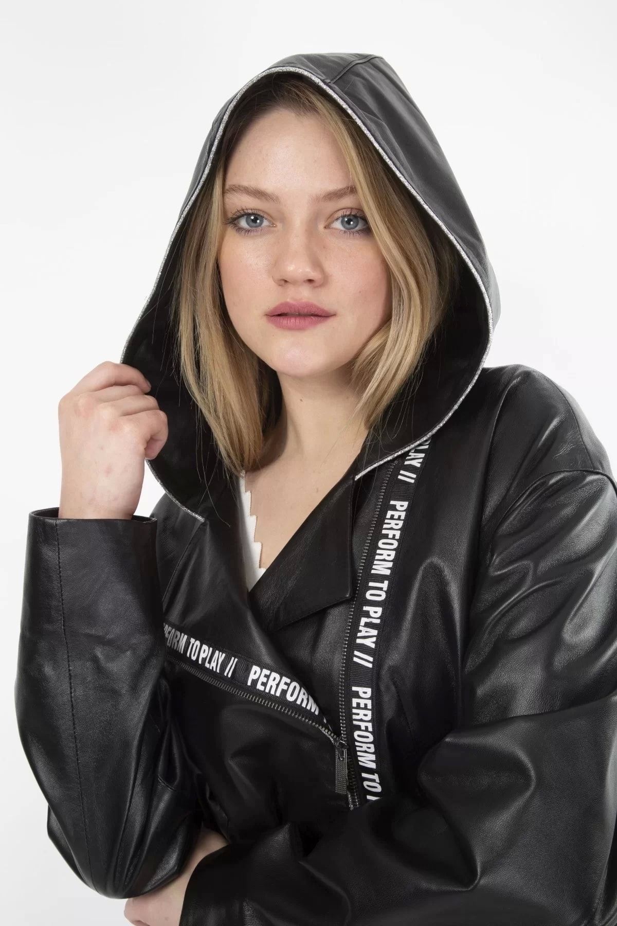 Oversize Kapüşonlu Yağmurluk Hakiki Deri Mont Baharlık