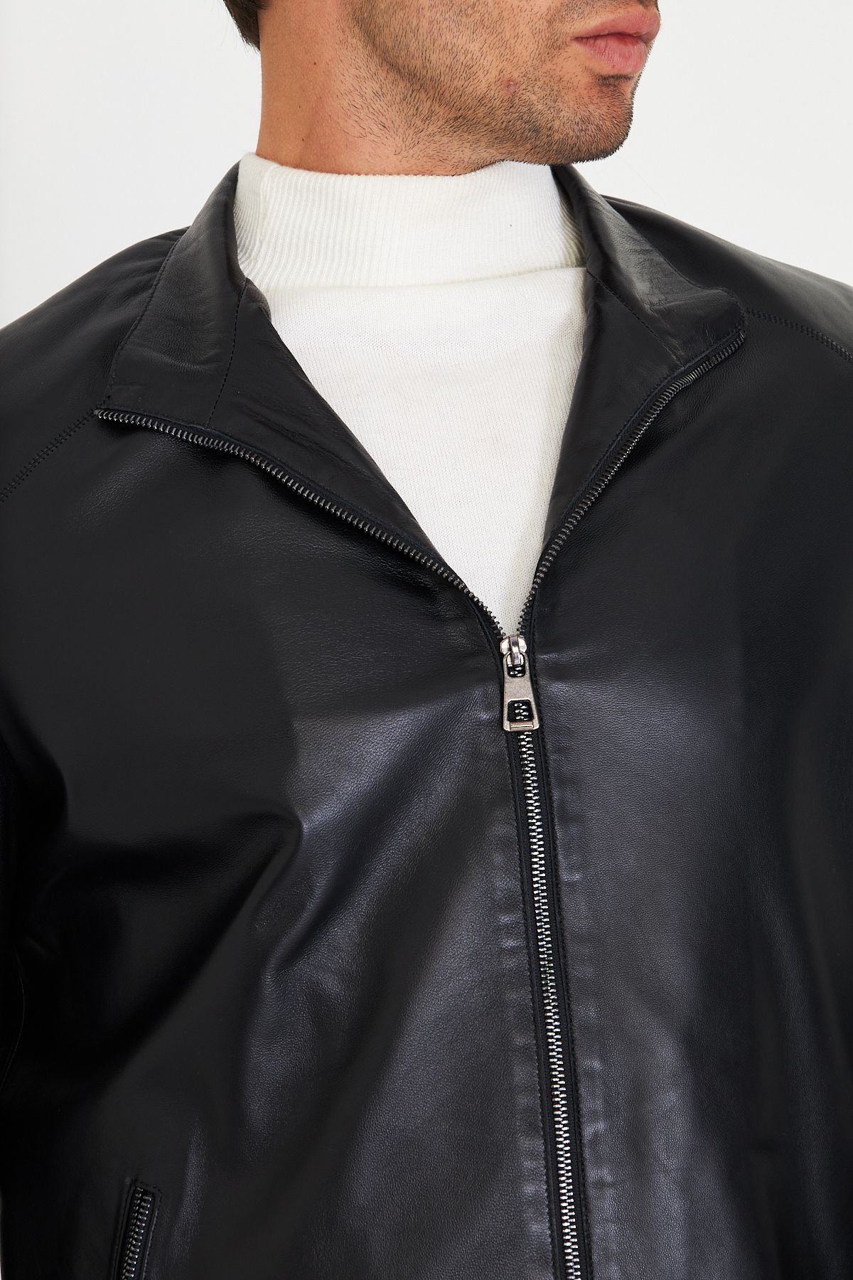 Erkek Hakiki Deri Ceket – Siyah, Dik Yaka, Fermuarlı, Astarlı, 70 cm - 506322