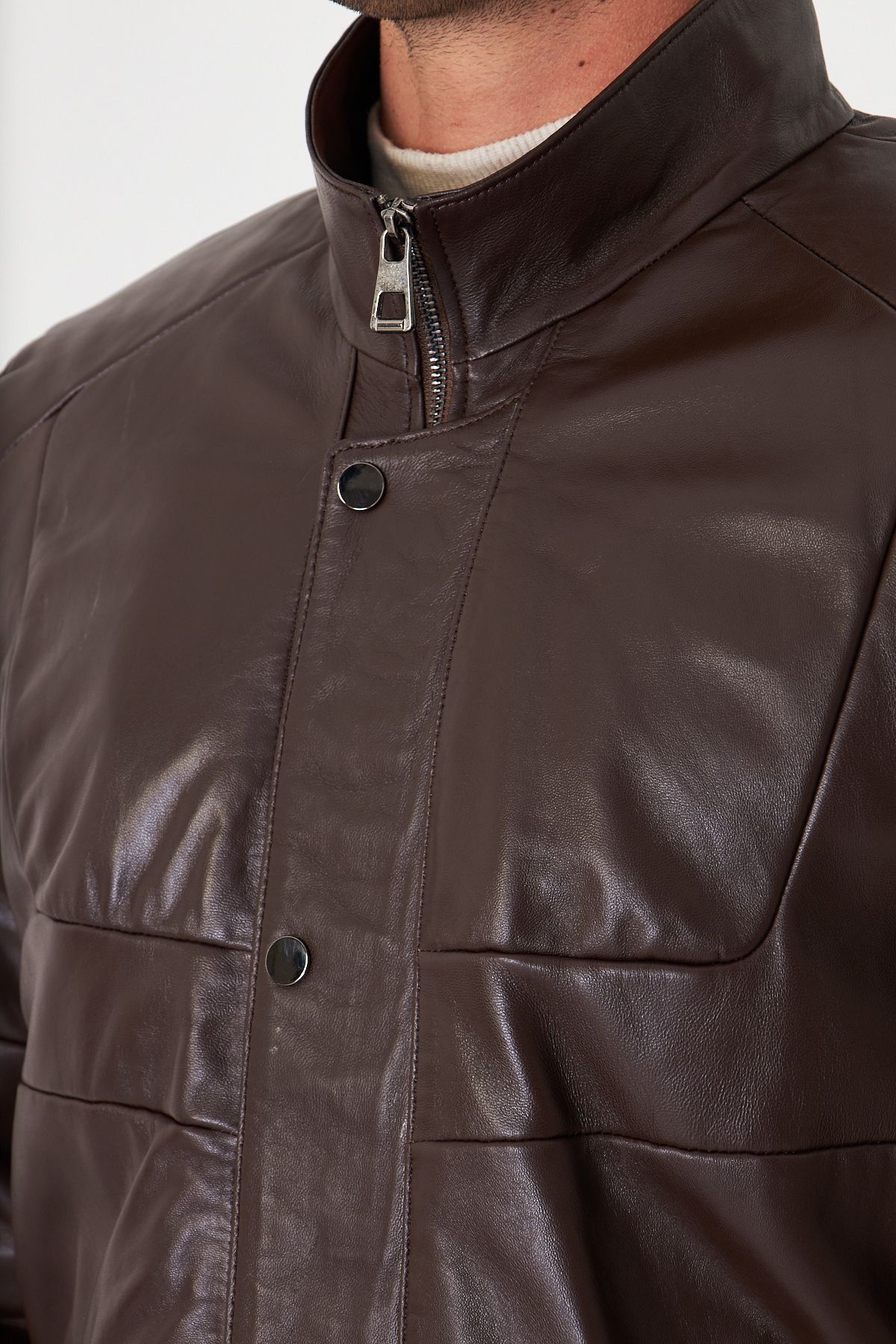Erkek Kahverengi Hakiki Deri Şişme Mont – Fermuarlı ve Çıtçıt Kapamalı, Astarlı, Regular Kalıp