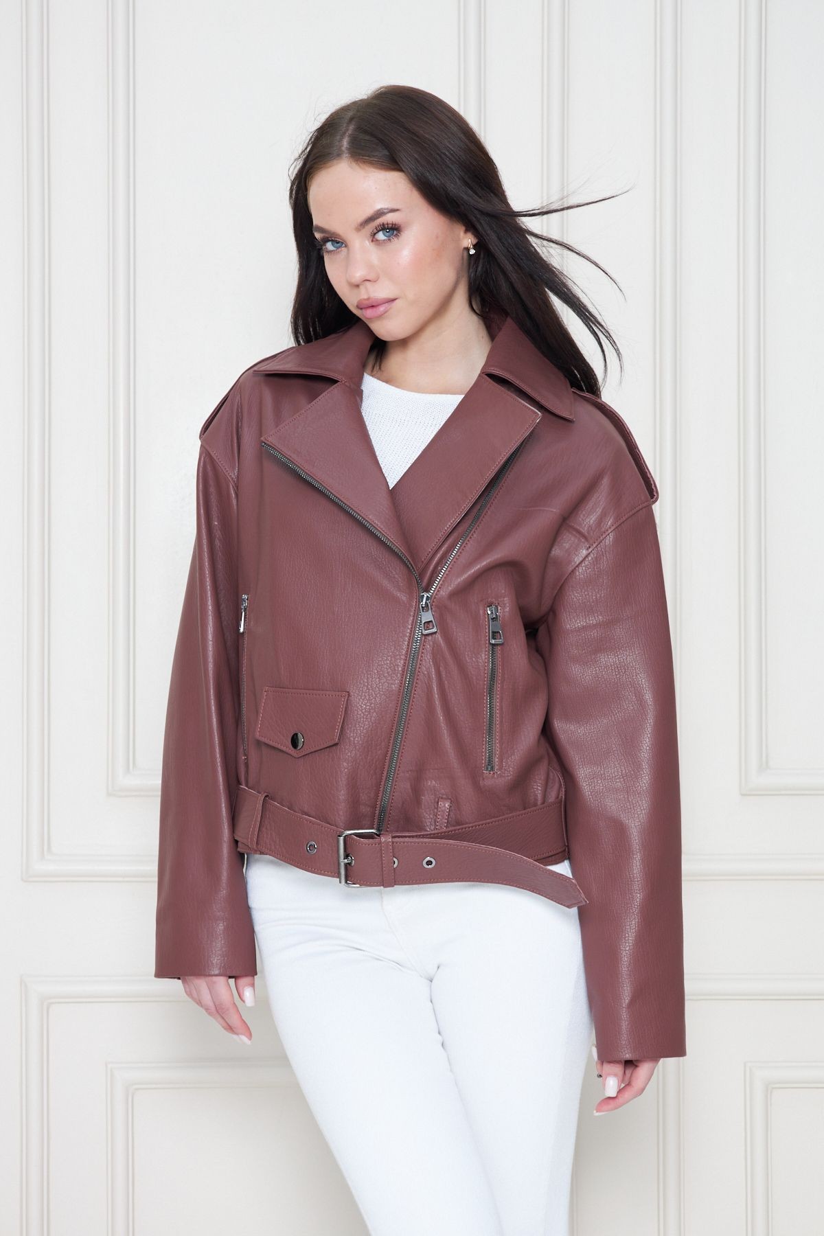 Kadın Hakiki Jumbo Deri Ceket – Biker Tarz, Kemerli, Oversize, Apoletli, 62 cm, Kahverengi - 117822