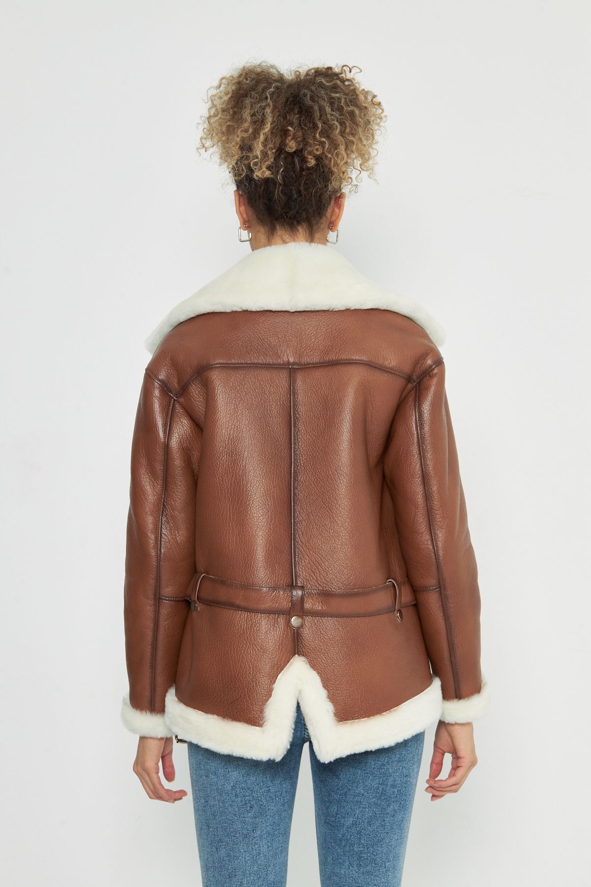 Deri ve Kürk Kadın Kaban - 77 cm, Taba Rengi, Kemerli, Oversize - 106322