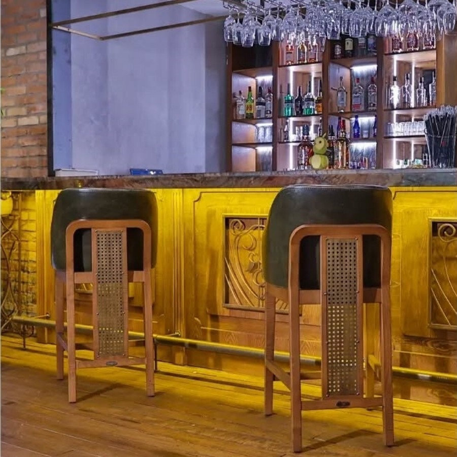 Hazeranlı Country Bar Sandalyesi