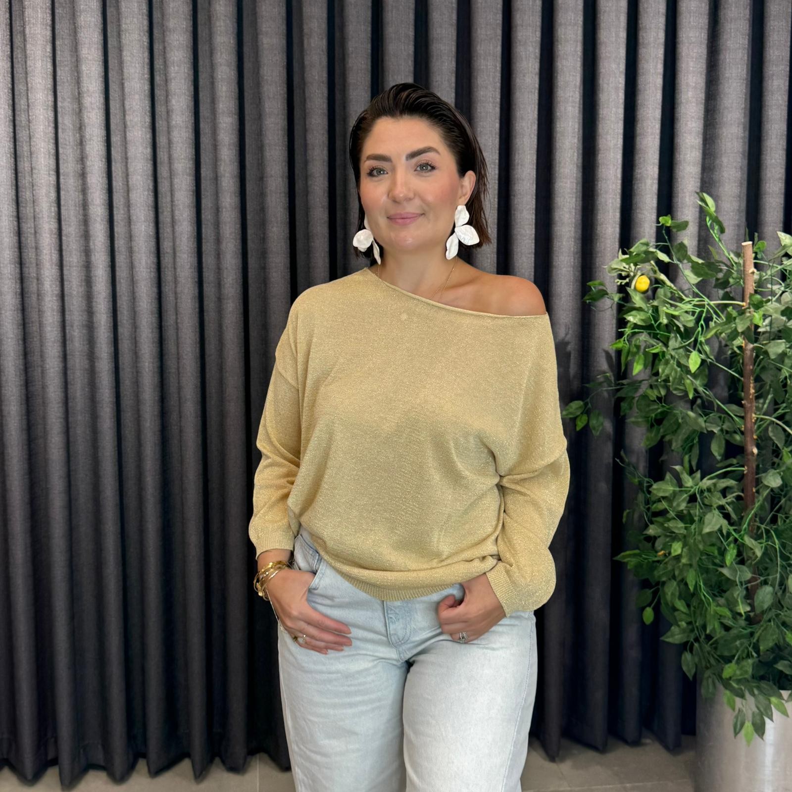 Simli Omuz Detaylı Bluz