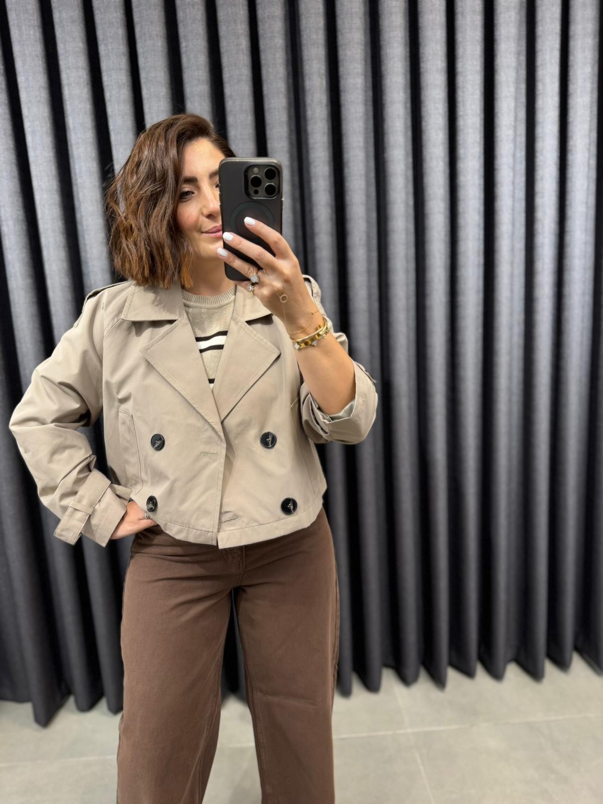 Kısa Model İçi Astarlı Trenç