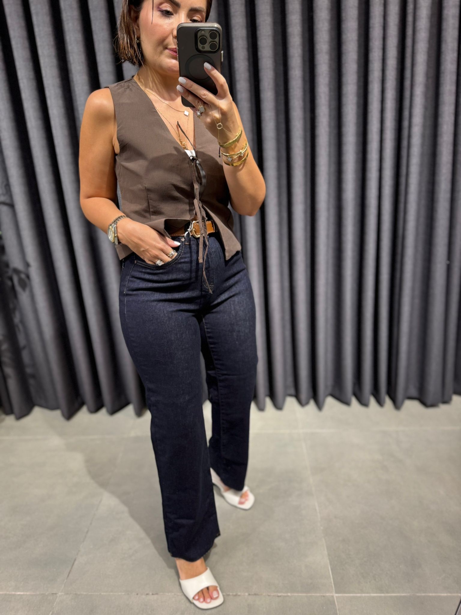 Lacivert Kesik Paça Likralı Momfit Kemerli Jean