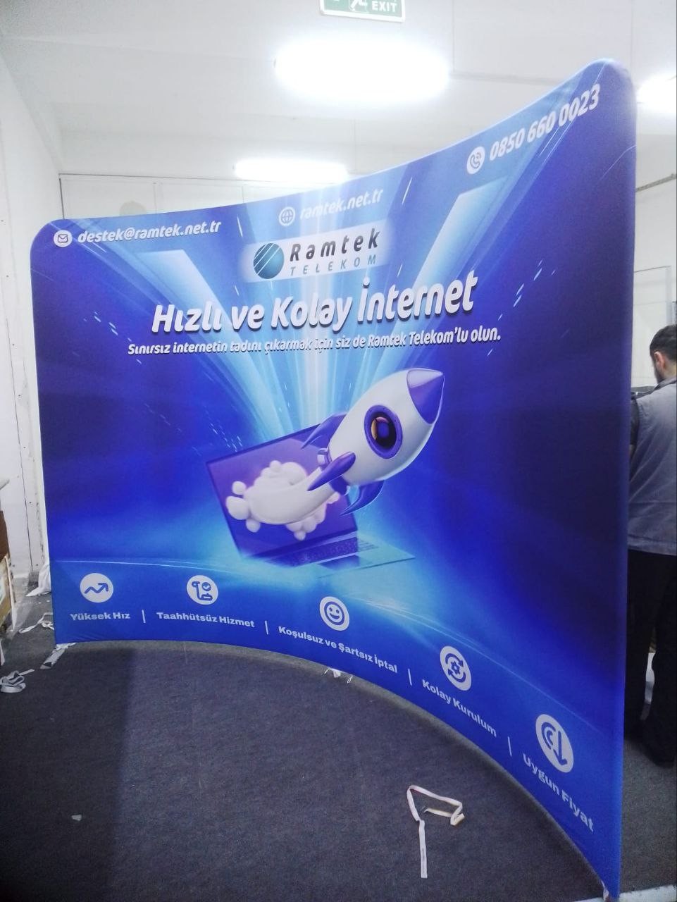 230 x 300 cm OVAL Bez -Boru Stand  Back Drop