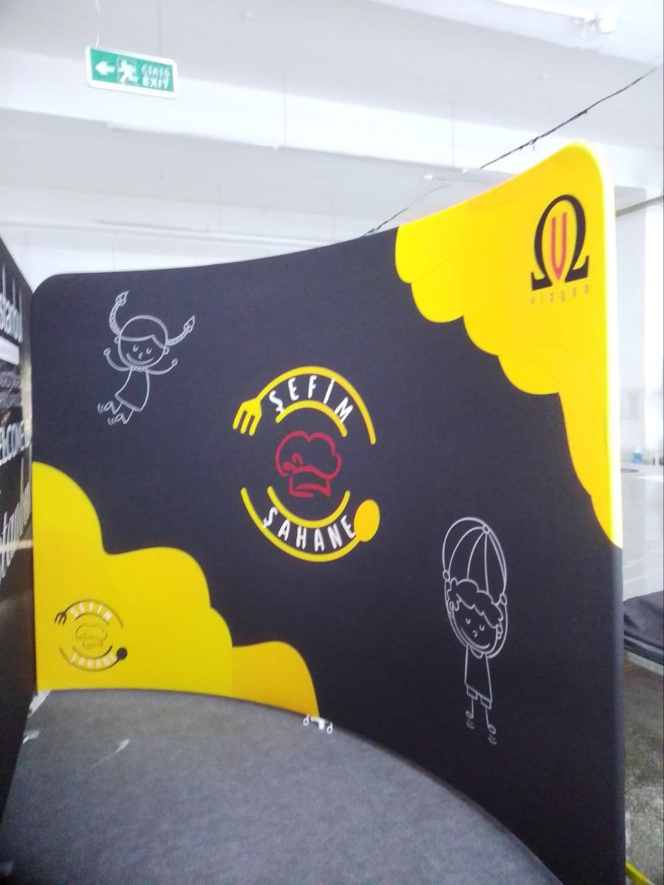 230 x 230 cm OVAL Bez -Boru Stand  Back Drop