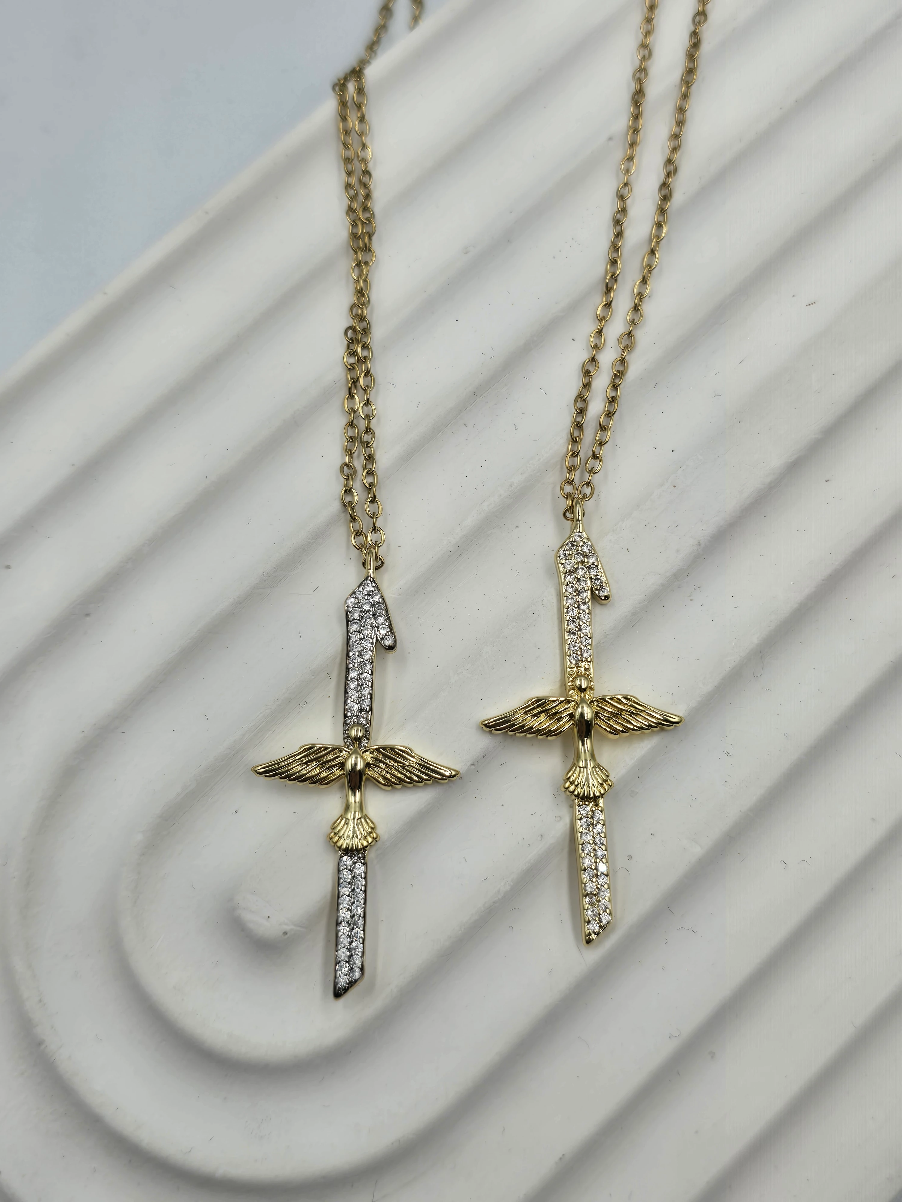 İnce Zincir Figür Kolye