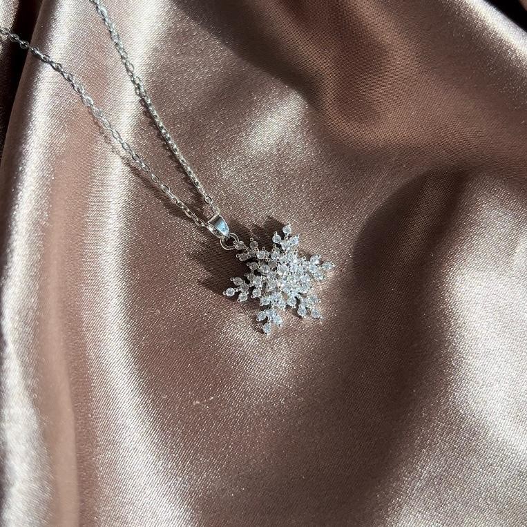 Snowy Döner Çarklı Stres Kolyesi