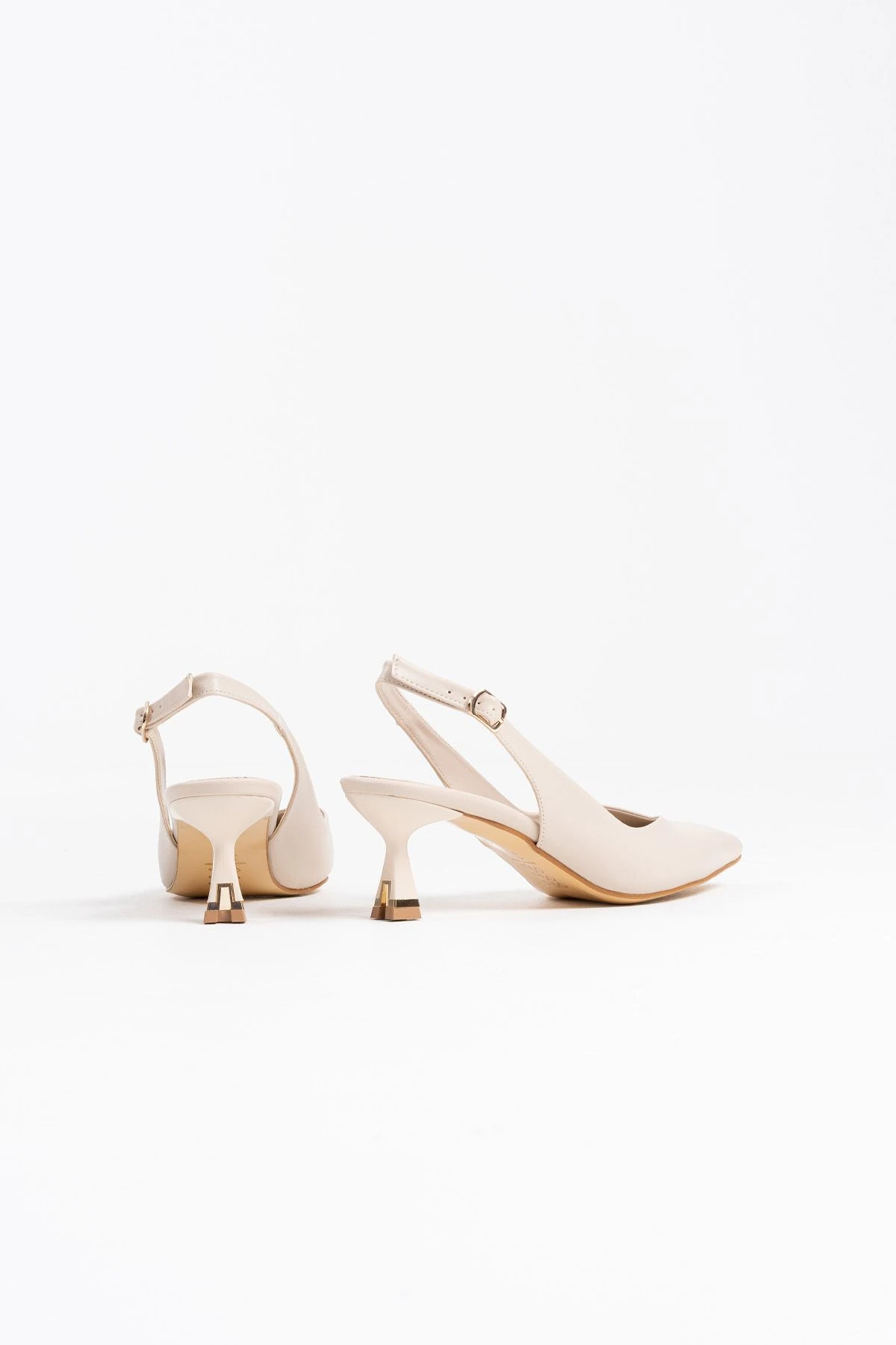 Kadın Bej Deri 5 cm Stiletto Özel Tasarım Topuk V Model Arkası Açık Rahat Massole Yeni Sezon