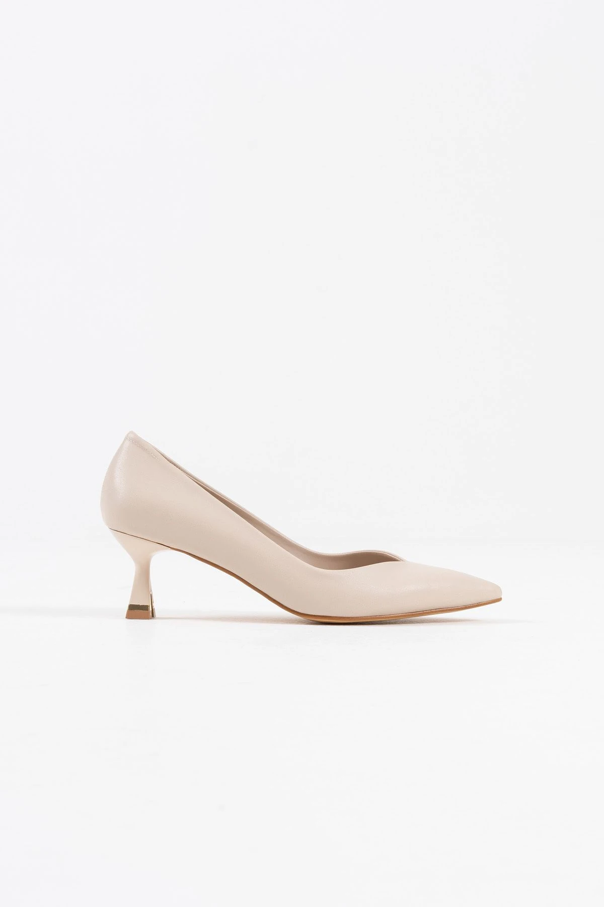 Kadın Bej Deri 5 cm Stiletto Özel Tasarım Topuk V Model Şık Günlük Rahat Massole Yeni Sezon