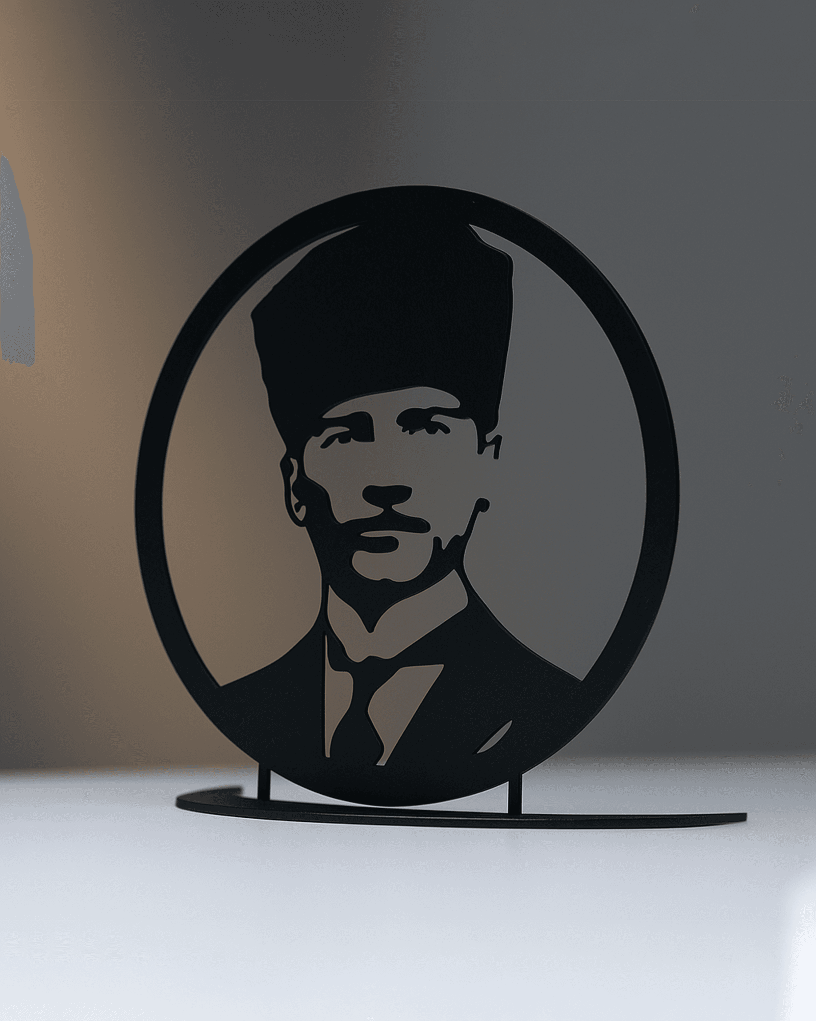 Atatürk Masaüstü Metal Dekor – 1,5 mm Lazer Kesim, Siyah