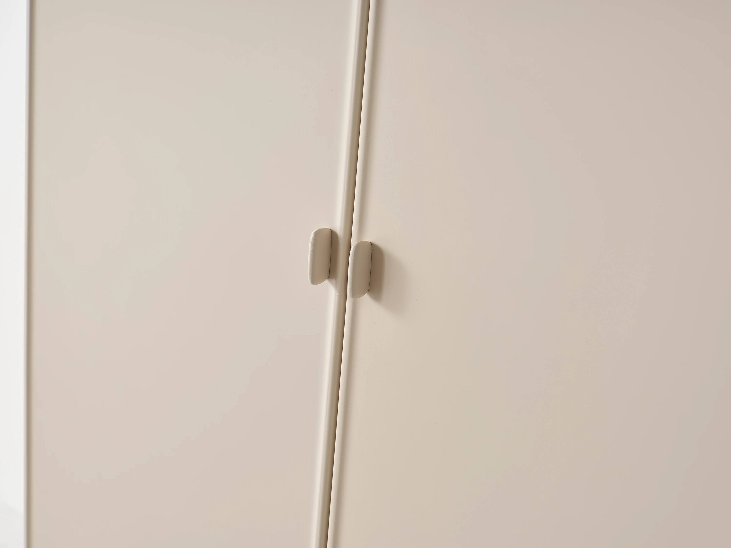 CROWN 2 KAPILI ÇEKMECELİ DOLAP