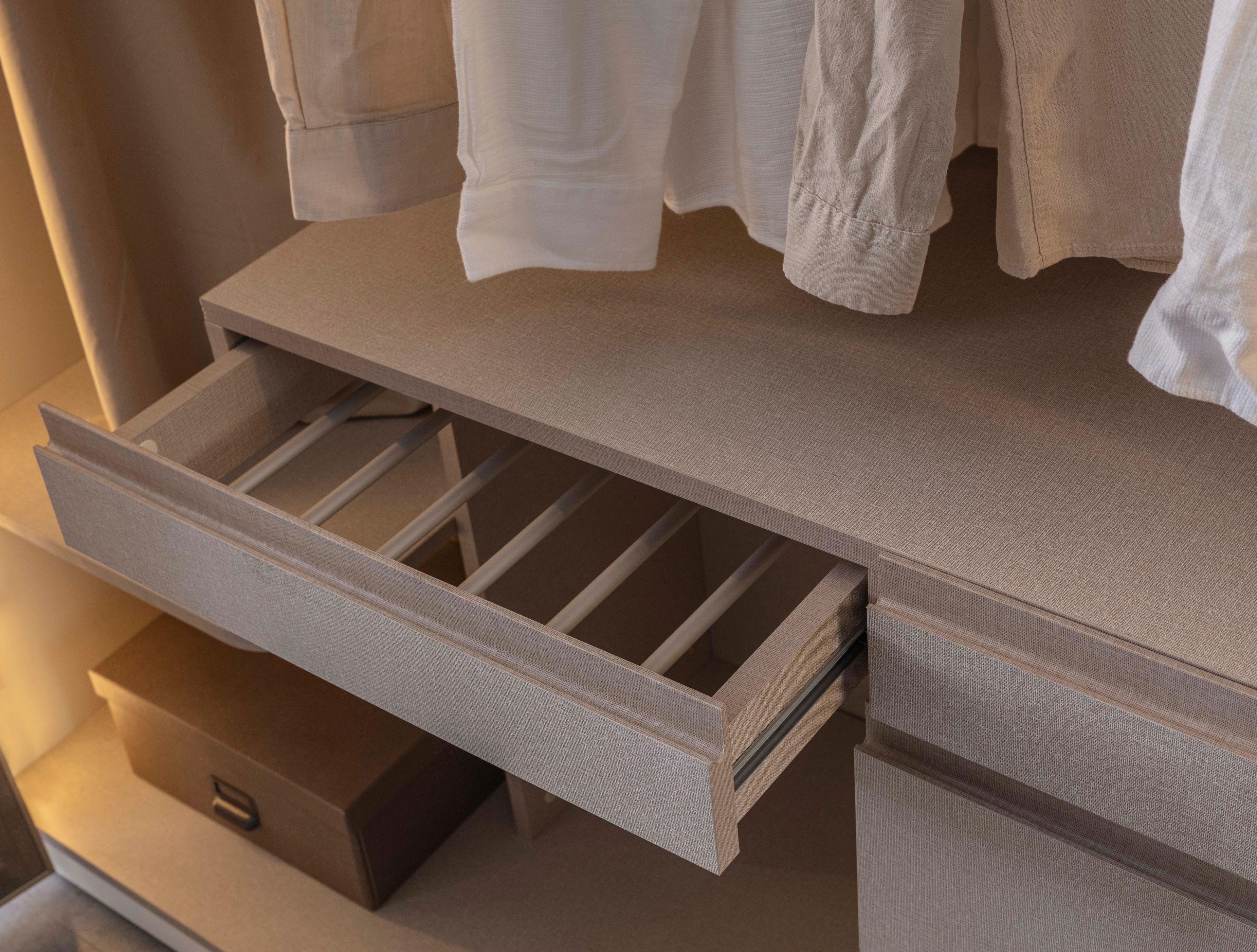 NOBLE 5 AHŞAP-CAM KAPAKLI YATAK ODASI 