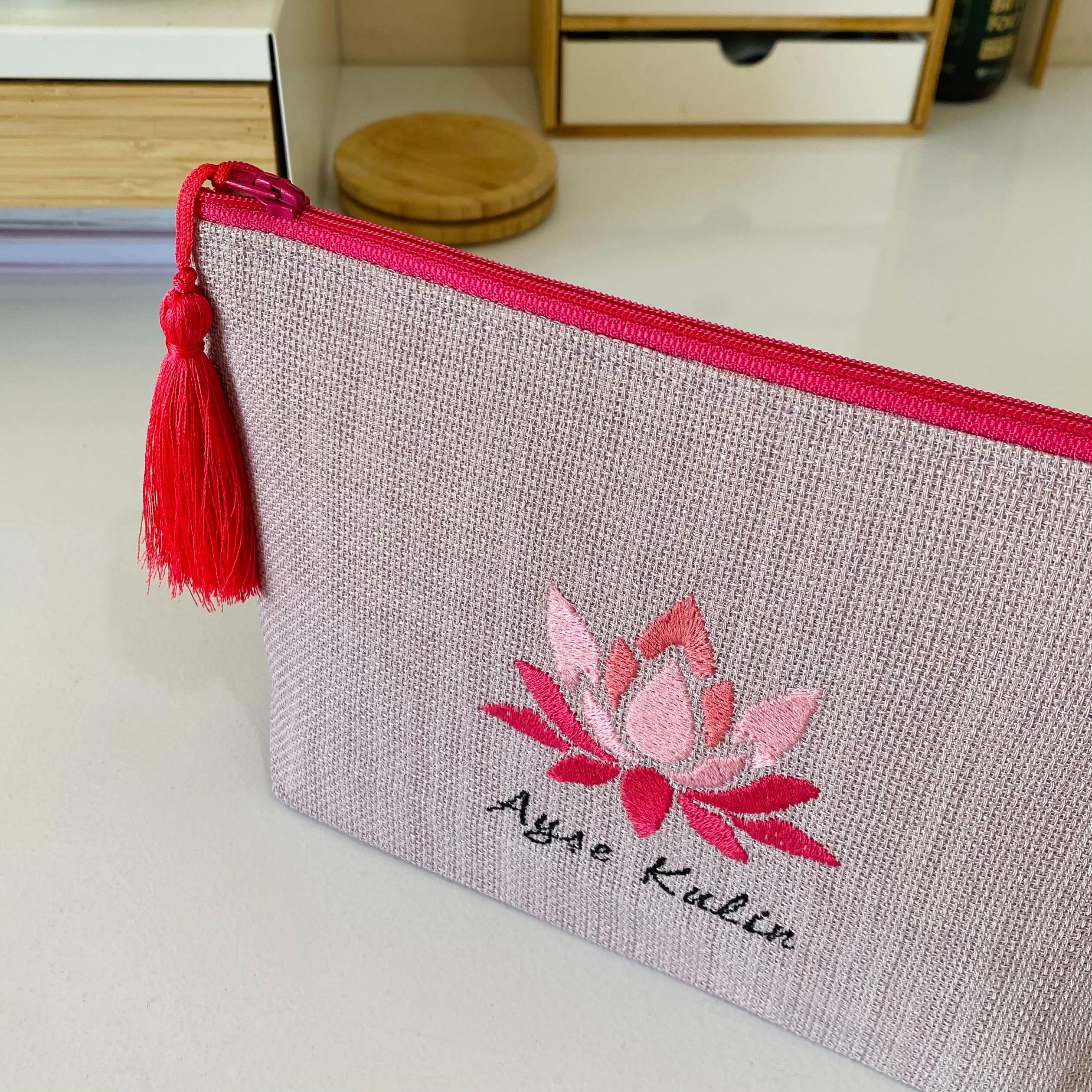 Lotus Nakışlı Çok Amaçlı Çanta