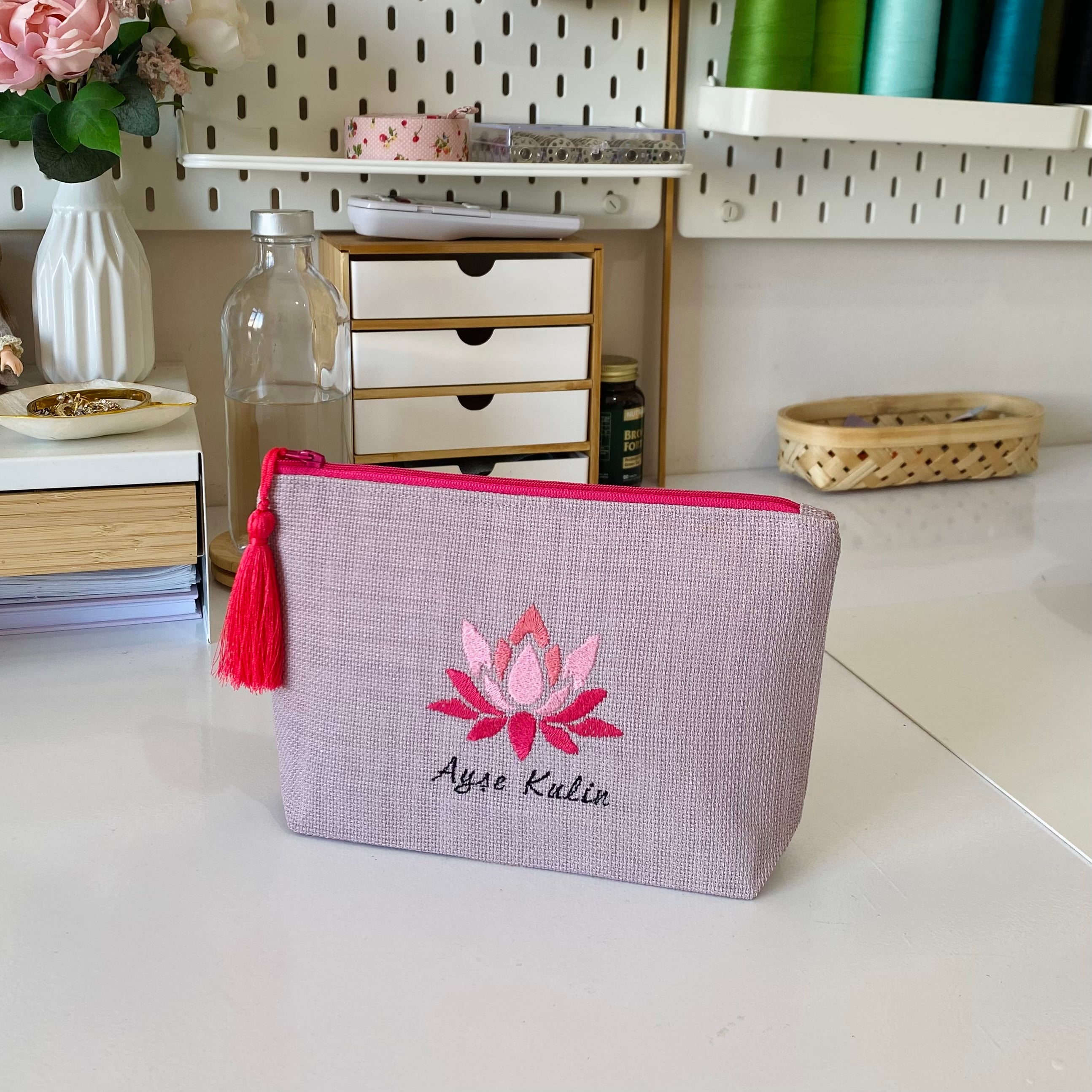 Lotus Nakışlı Çok Amaçlı Çanta