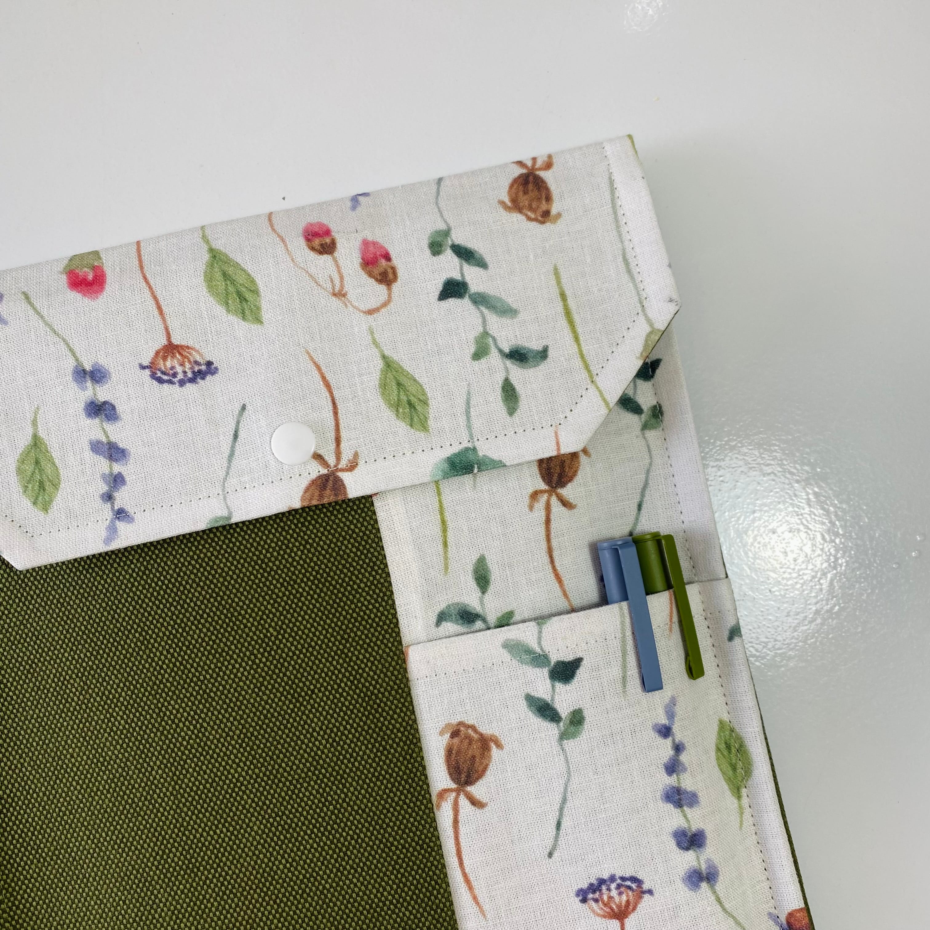 Desenli Kitap-Tablet Kılıfı