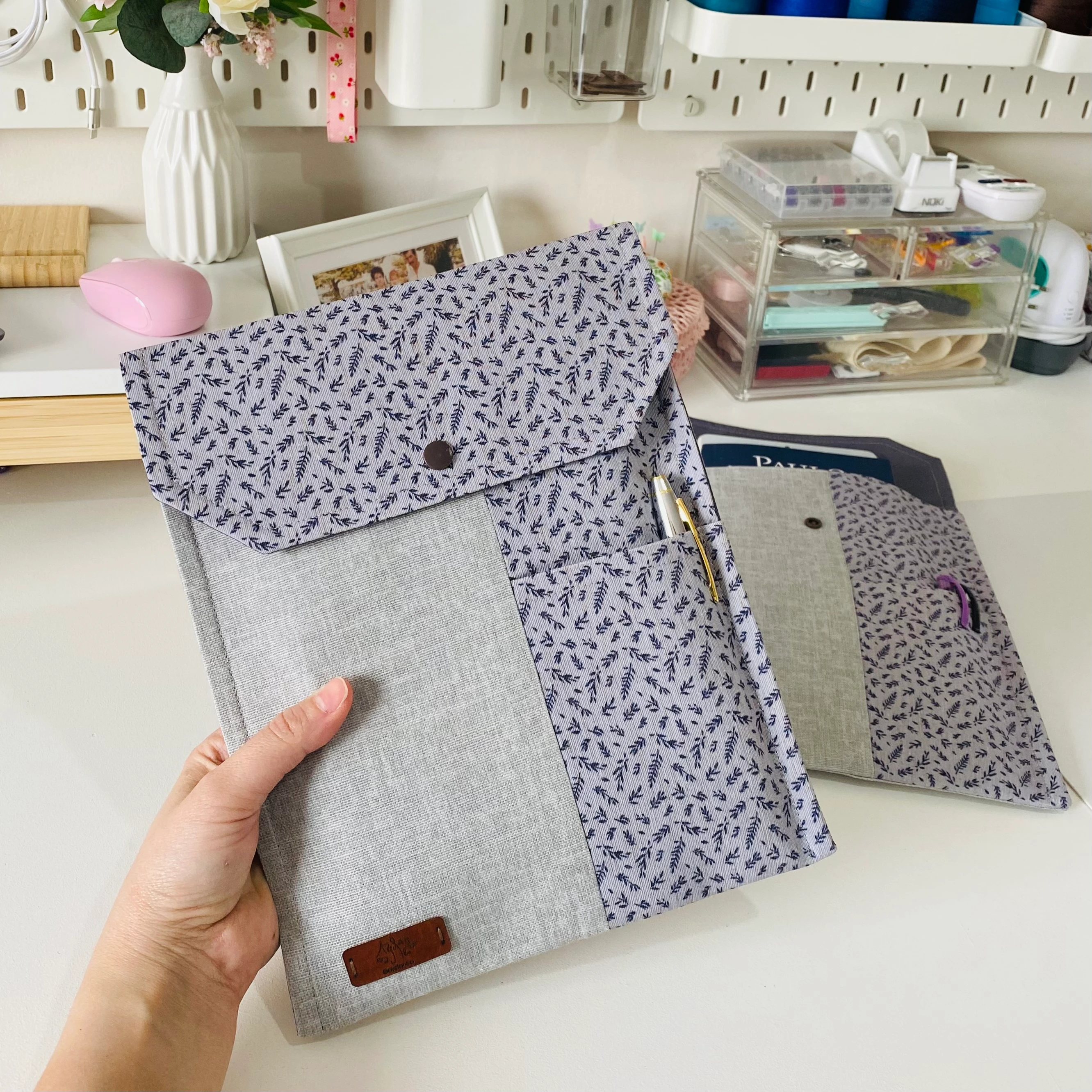 Yaprak Desenli Kitap-Tablet Kılıfı