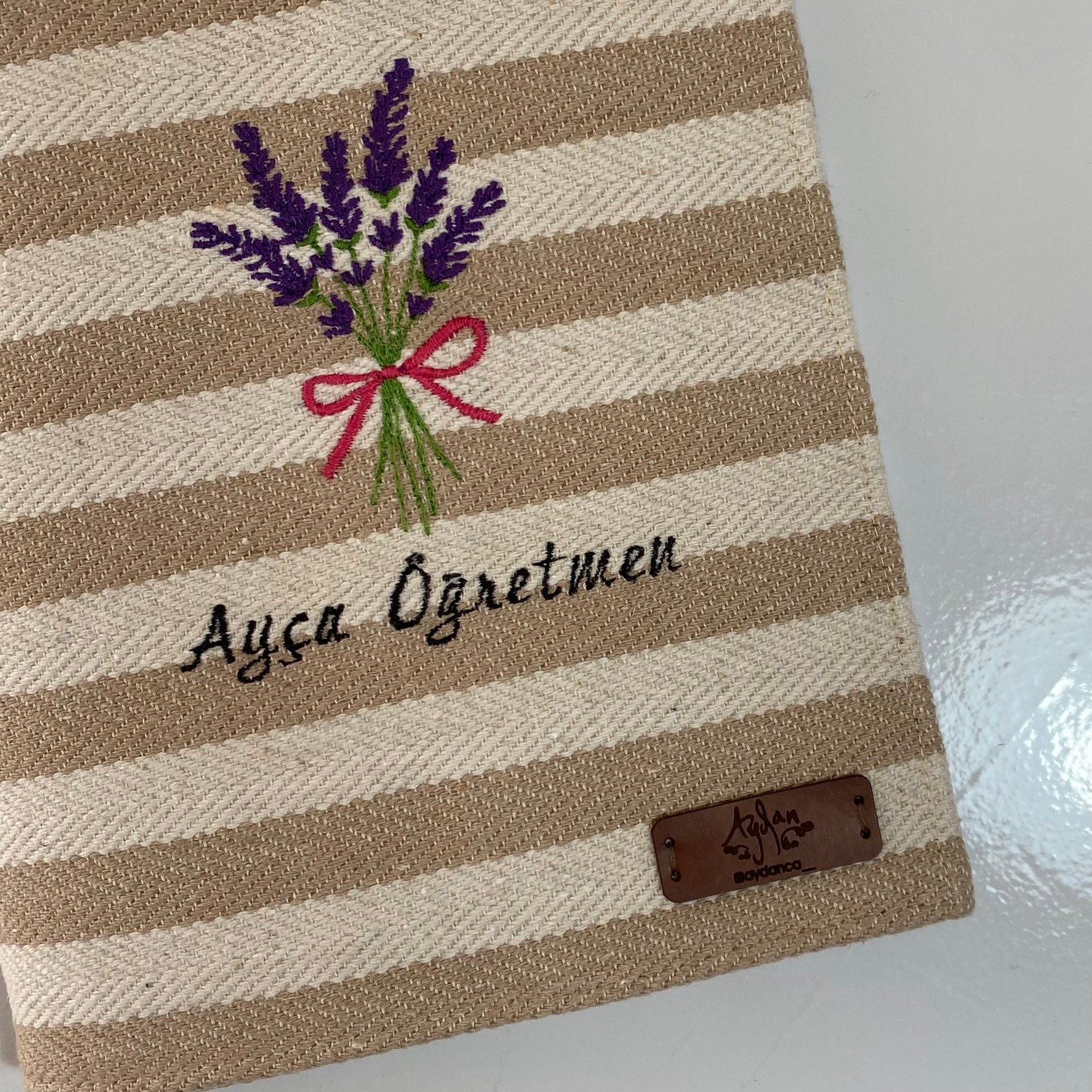 Lavanta Nakışlı Kitap & Tablet Kılıfı