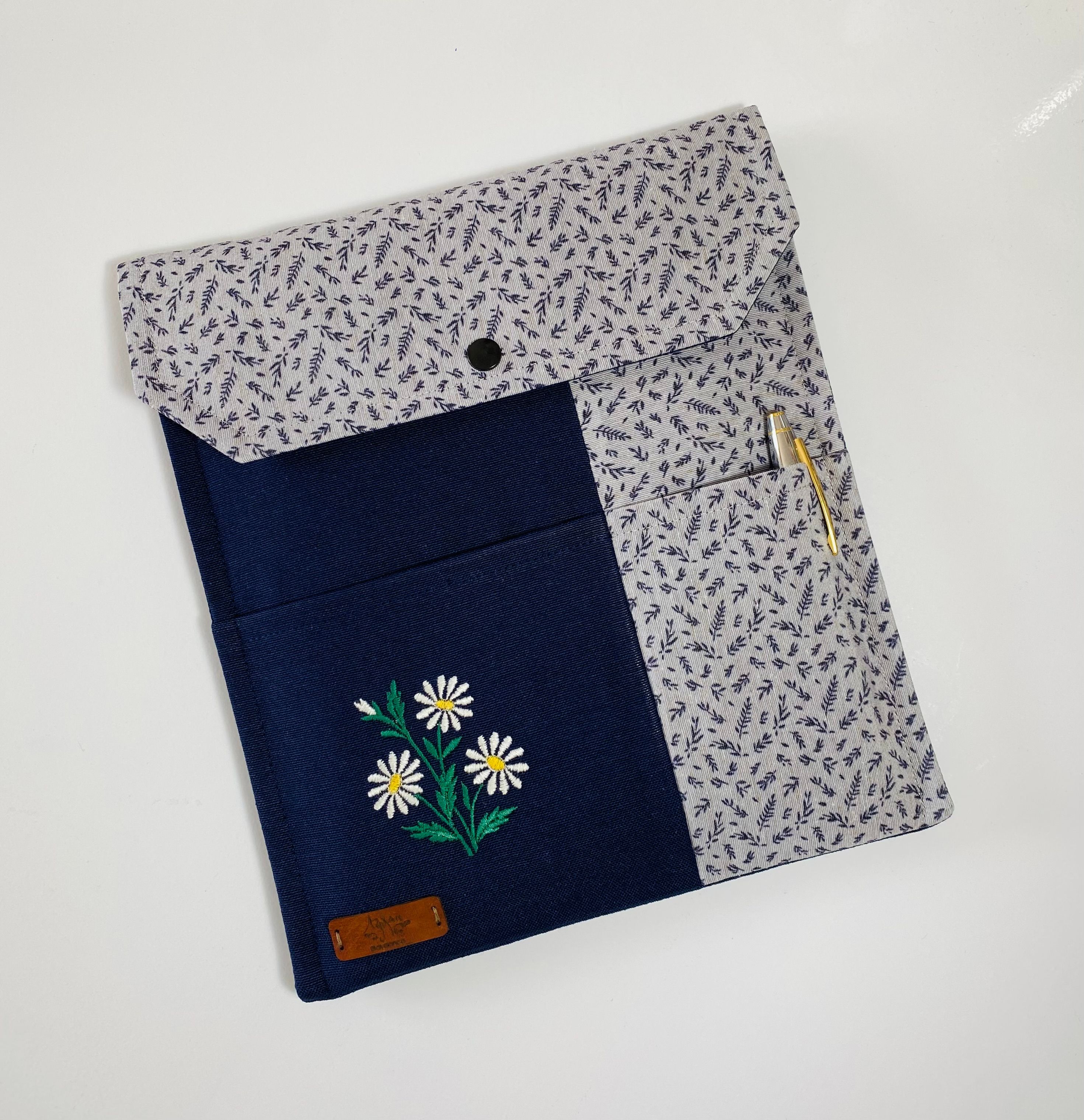 Desenli ve Papatya Nakışlı Kitap-Tablet Kılıfı