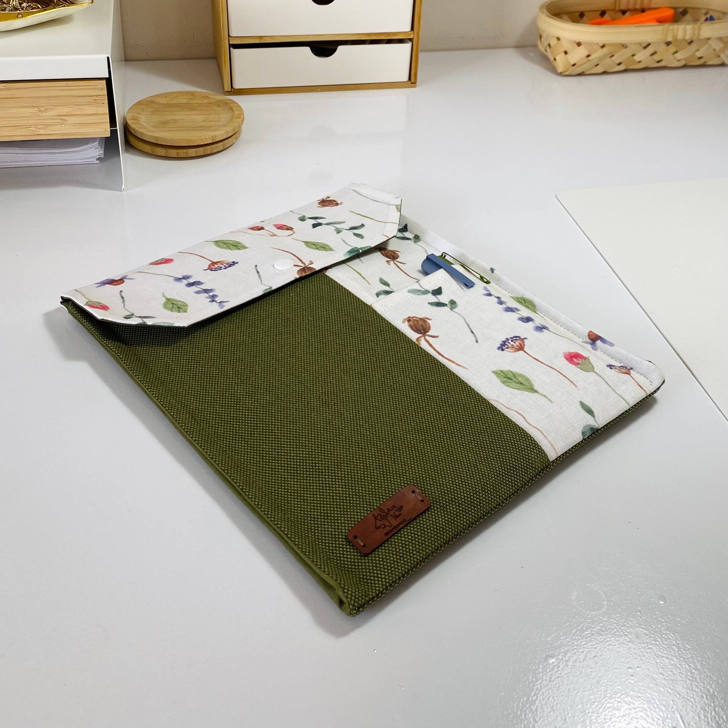 Desenli Kitap-Tablet Kılıfı