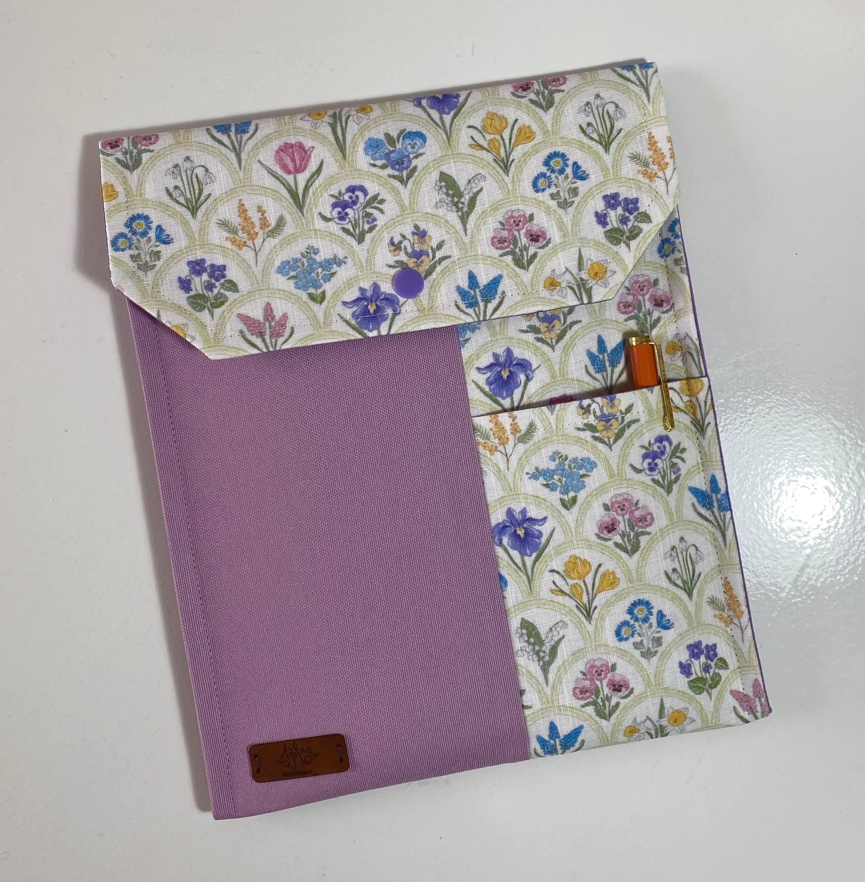 Çiçek Desenli Kitap & Tablet Kılıfı