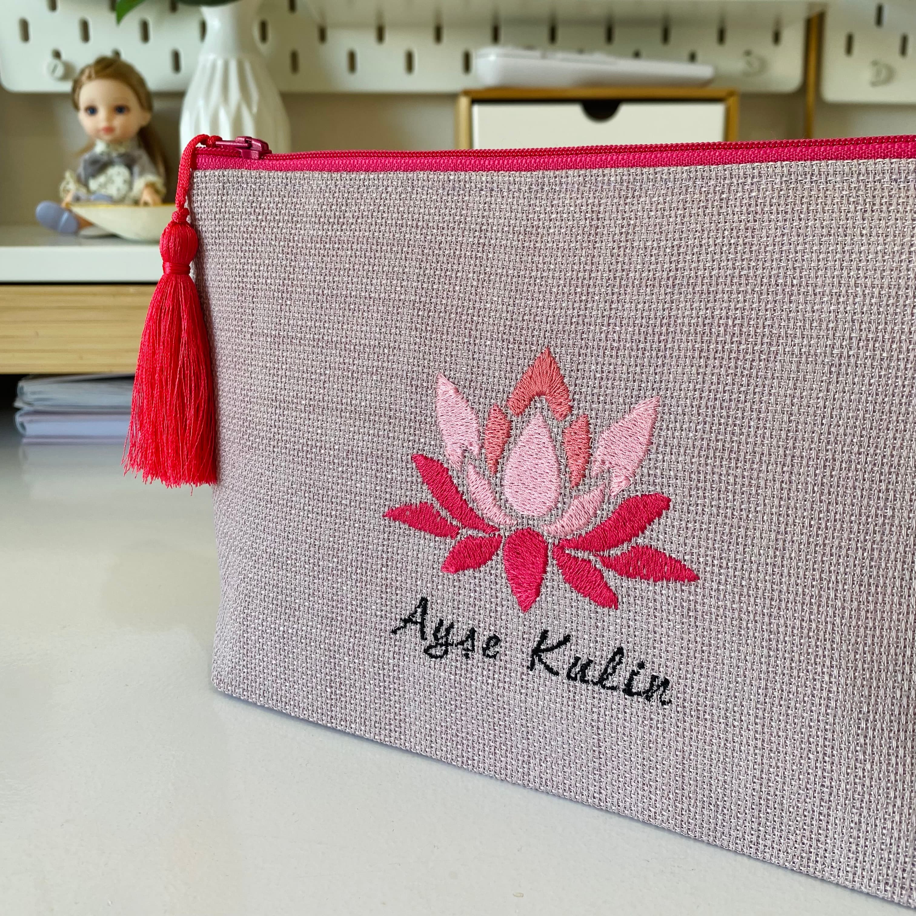 Lotus Nakışlı Çok Amaçlı Çanta