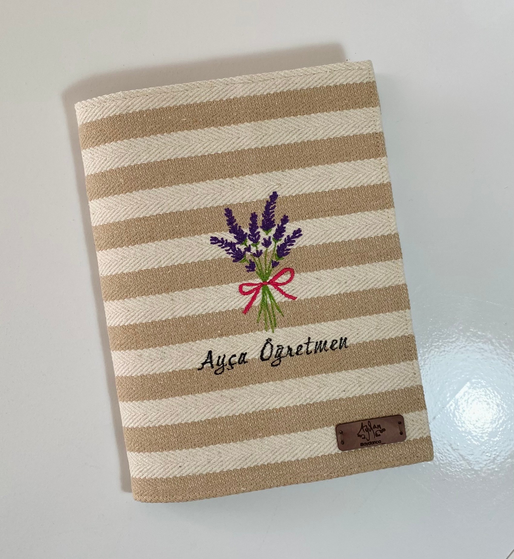 Lavanta Nakışlı Kitap & Tablet Kılıfı