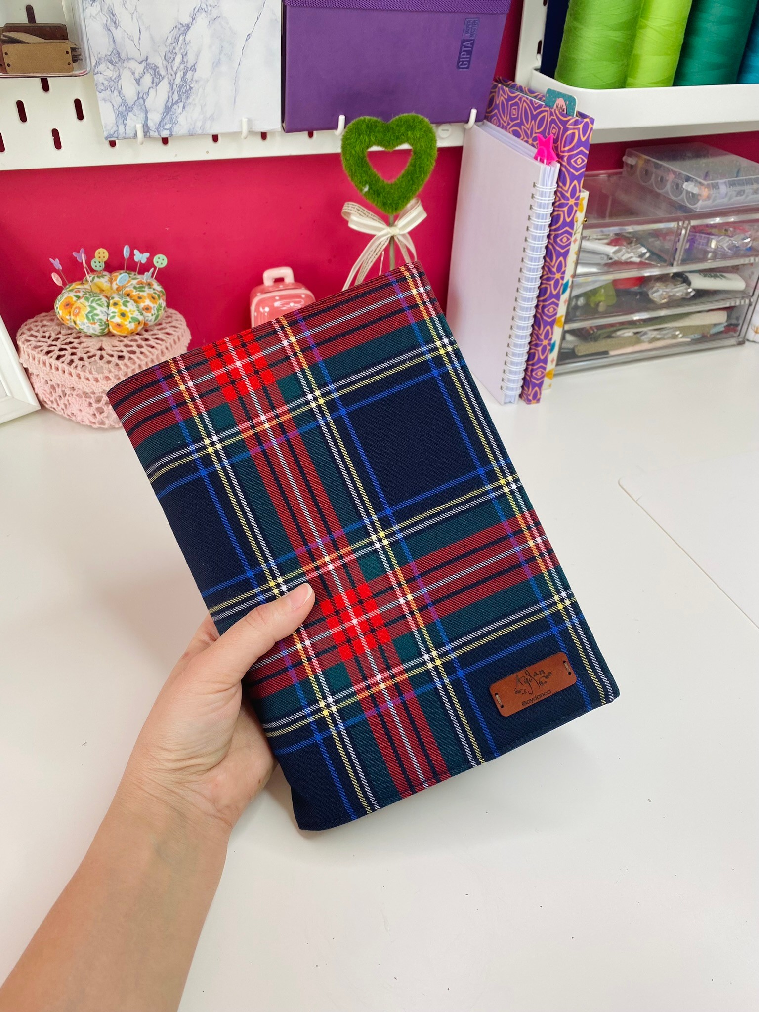 Ekose Desenli Kitap & Tablet Kılıfı