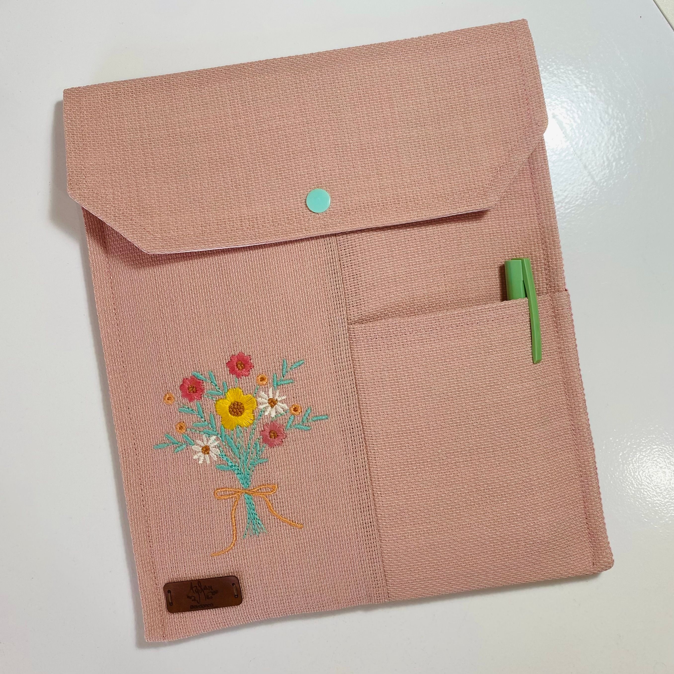 Çiçek Buketi Nakışlı Kitap-Tablet Kılıfı