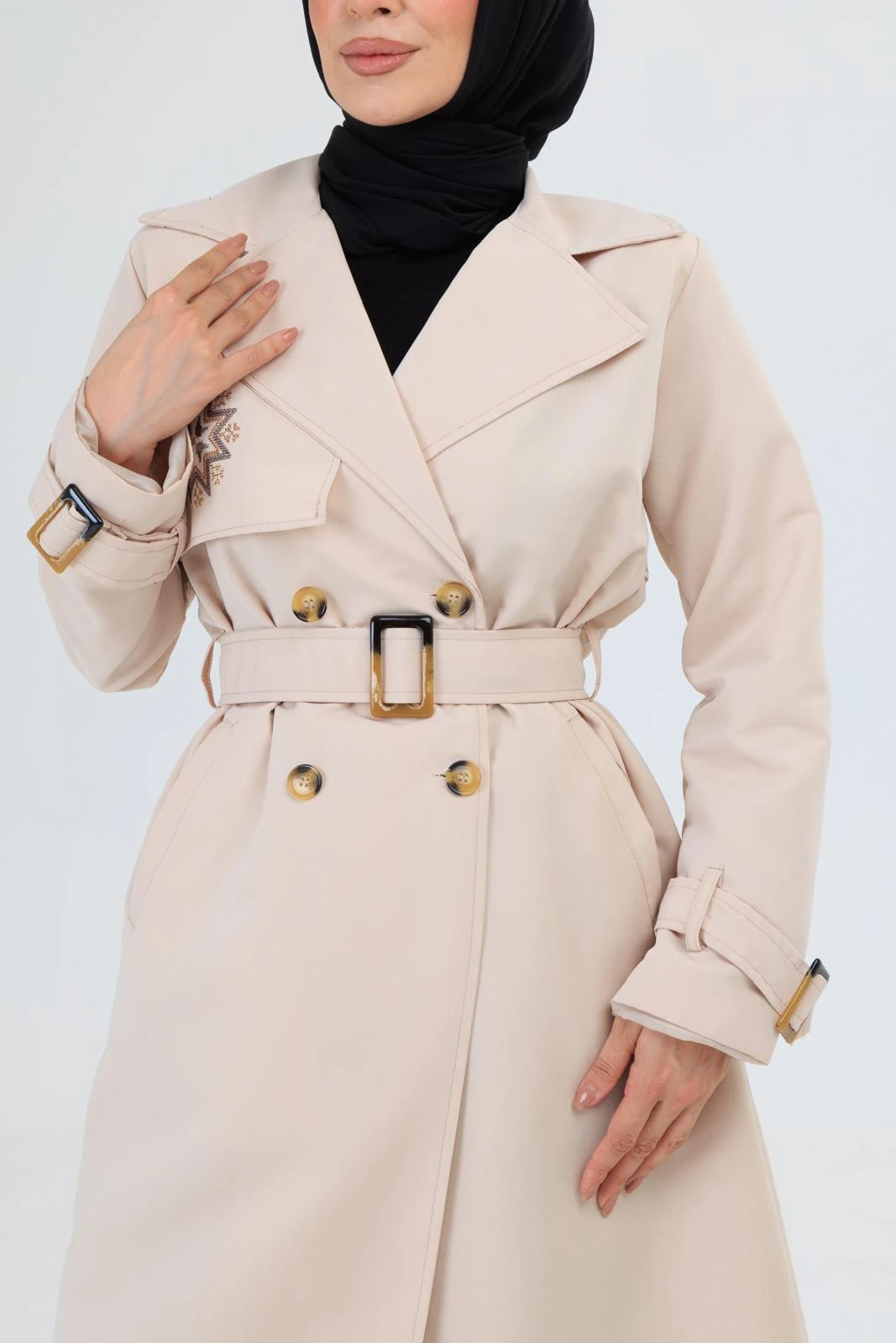 NAKIŞ DETAYLI TRENÇKOT