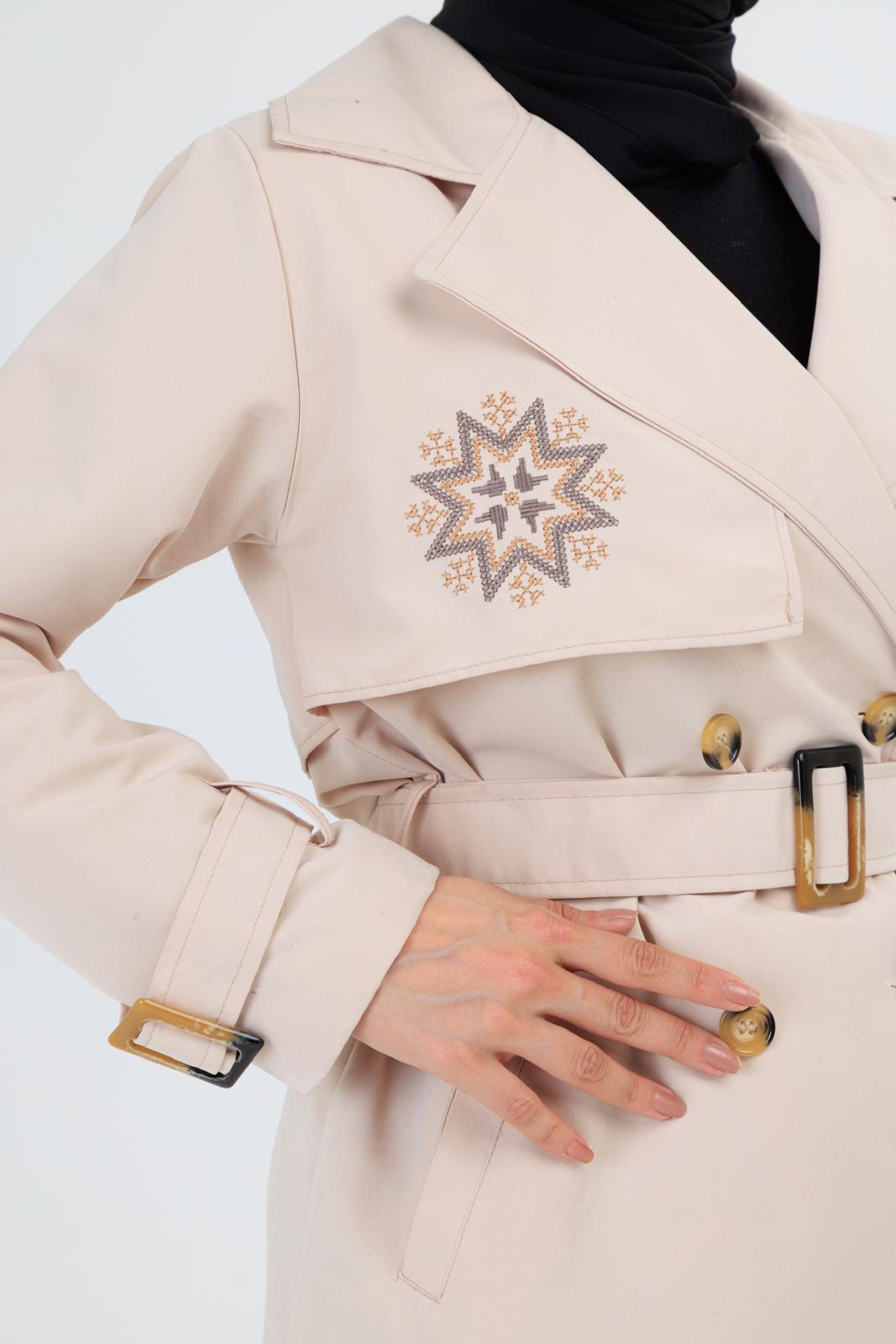 NAKIŞ DETAYLI TRENÇKOT