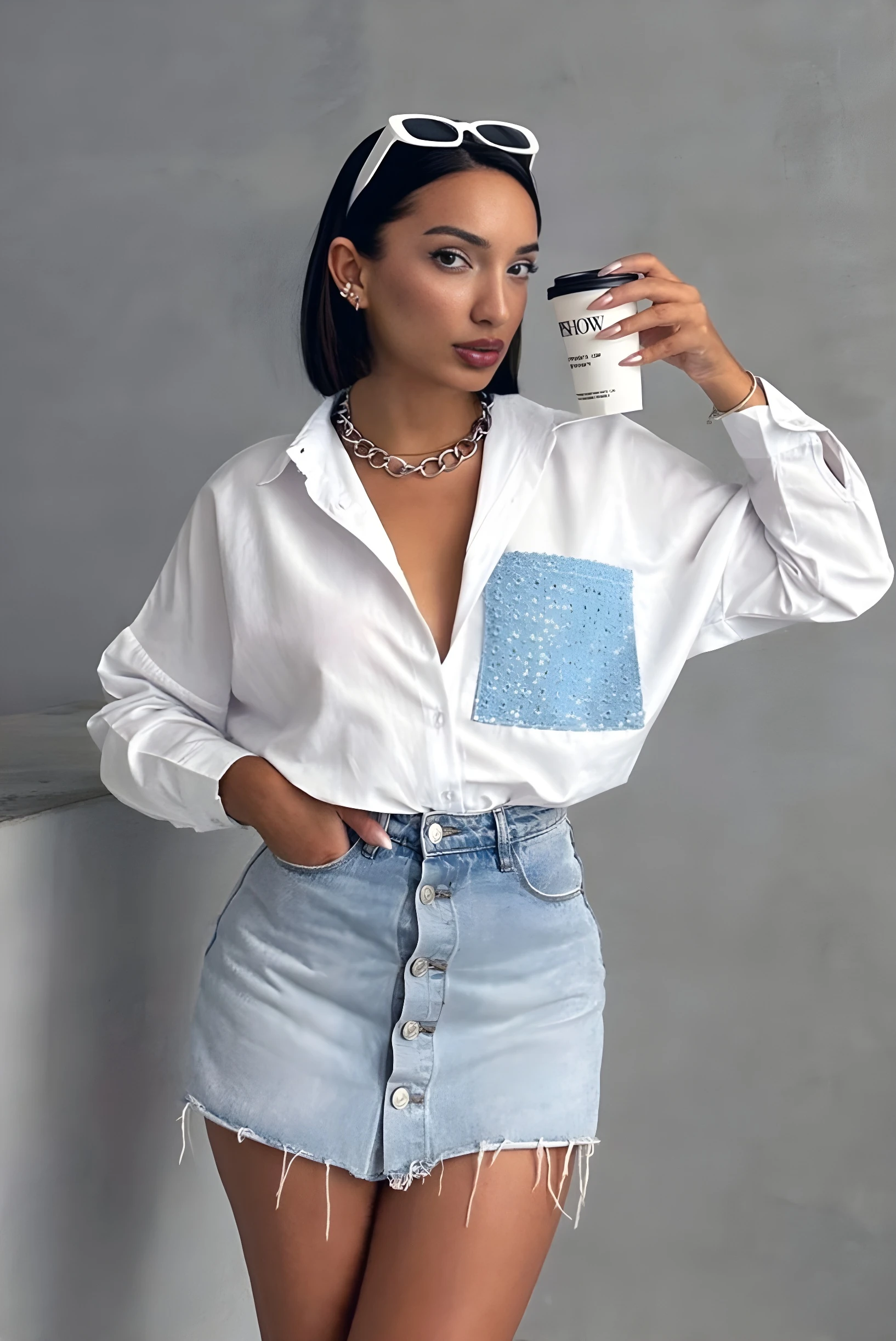 Beyaz Pullu Kot Cep Detaylı Kadın Gömlek