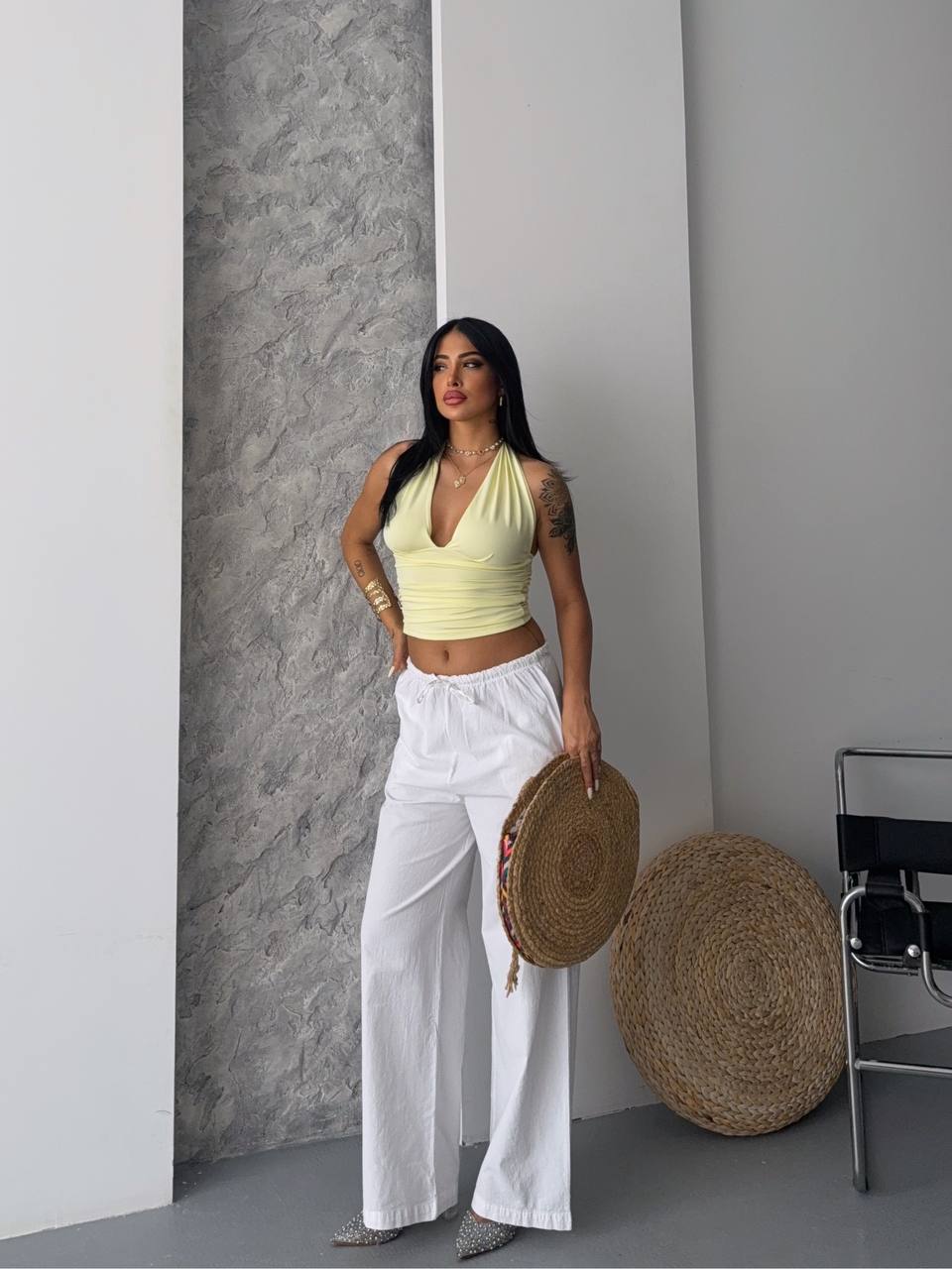 Sırt Dekolteli Boyundan Bağlamalı Bluz