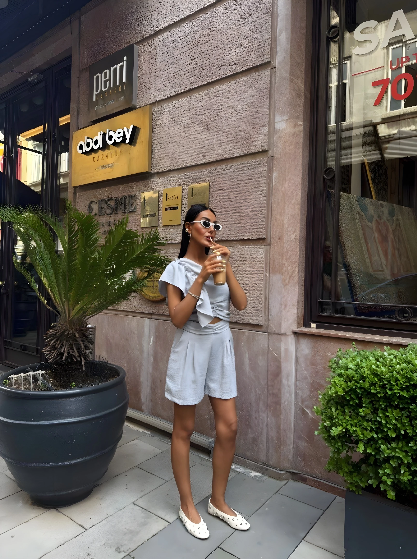  Tek Omuzlu ve Fırfır Detaylı Keten Takım