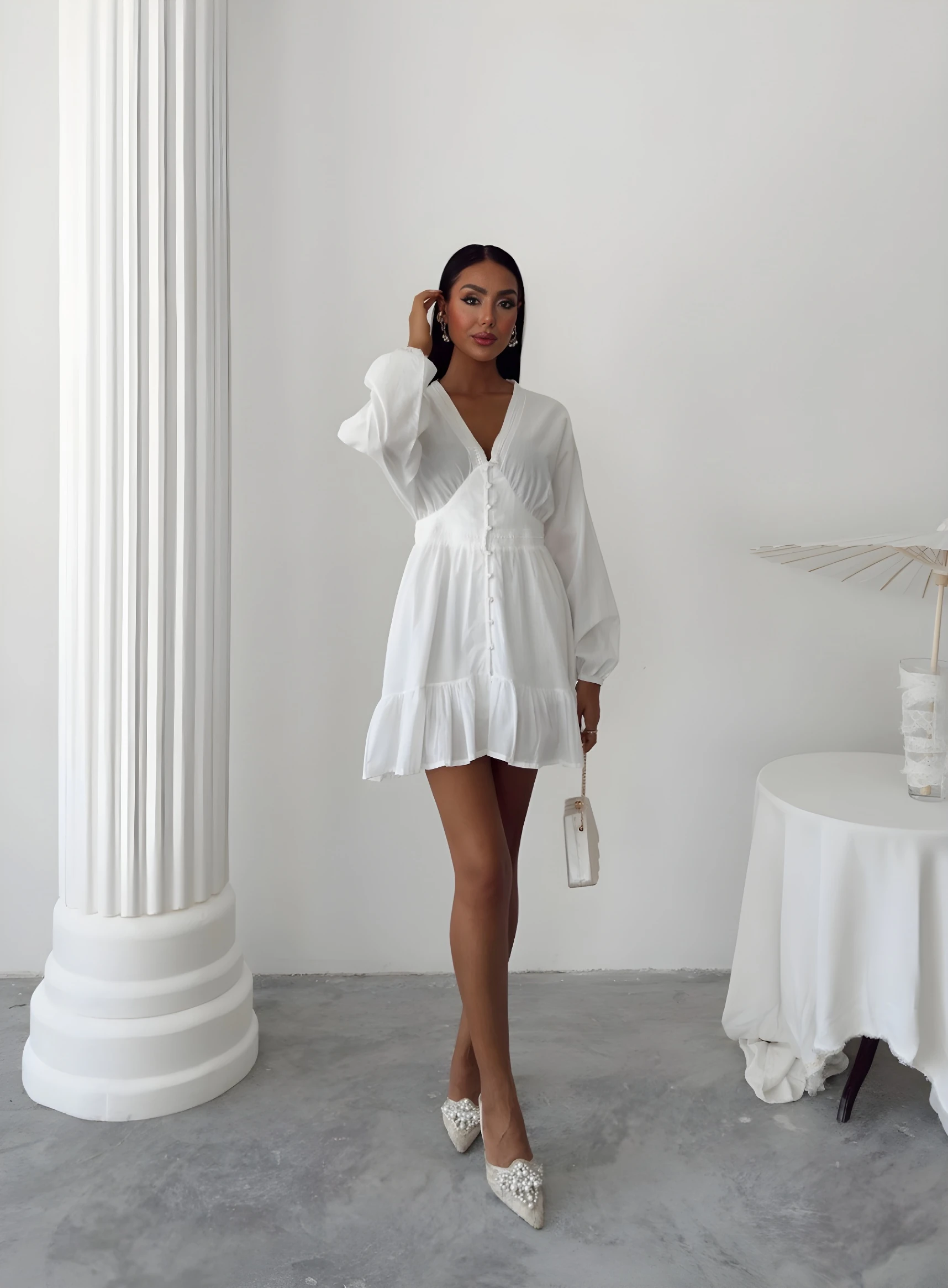  Brode Şeritli Eteği Fırfırlı V Yaka Elbise