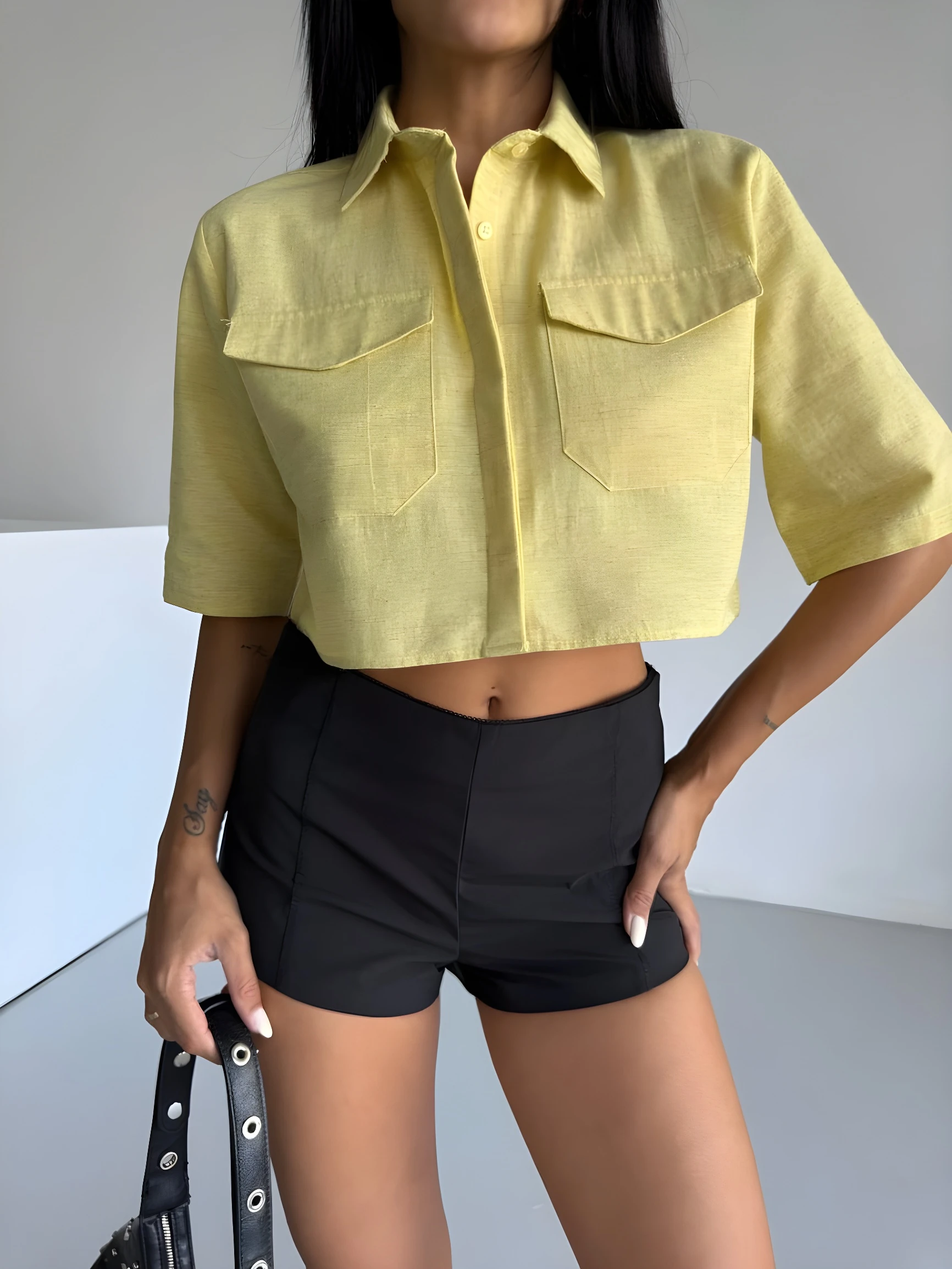 Cep Detay Yarım Kol Crop Sarı Gömlek