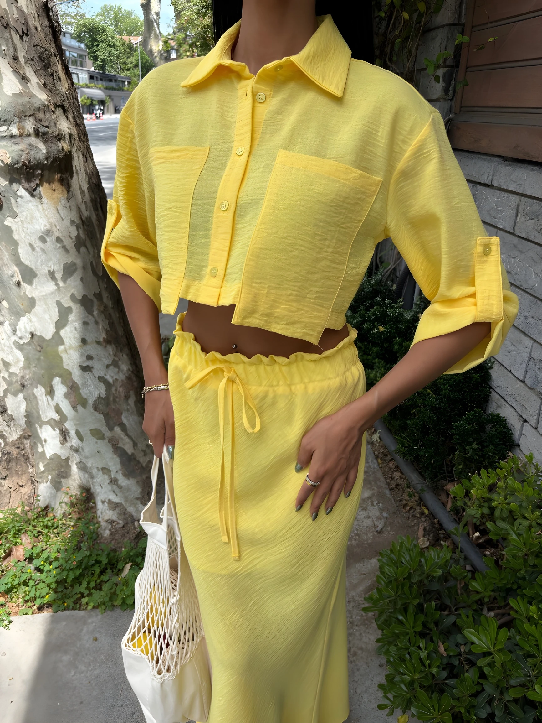 Crop Gömlekli ve Eteği Büzgülü Tasarım Takım