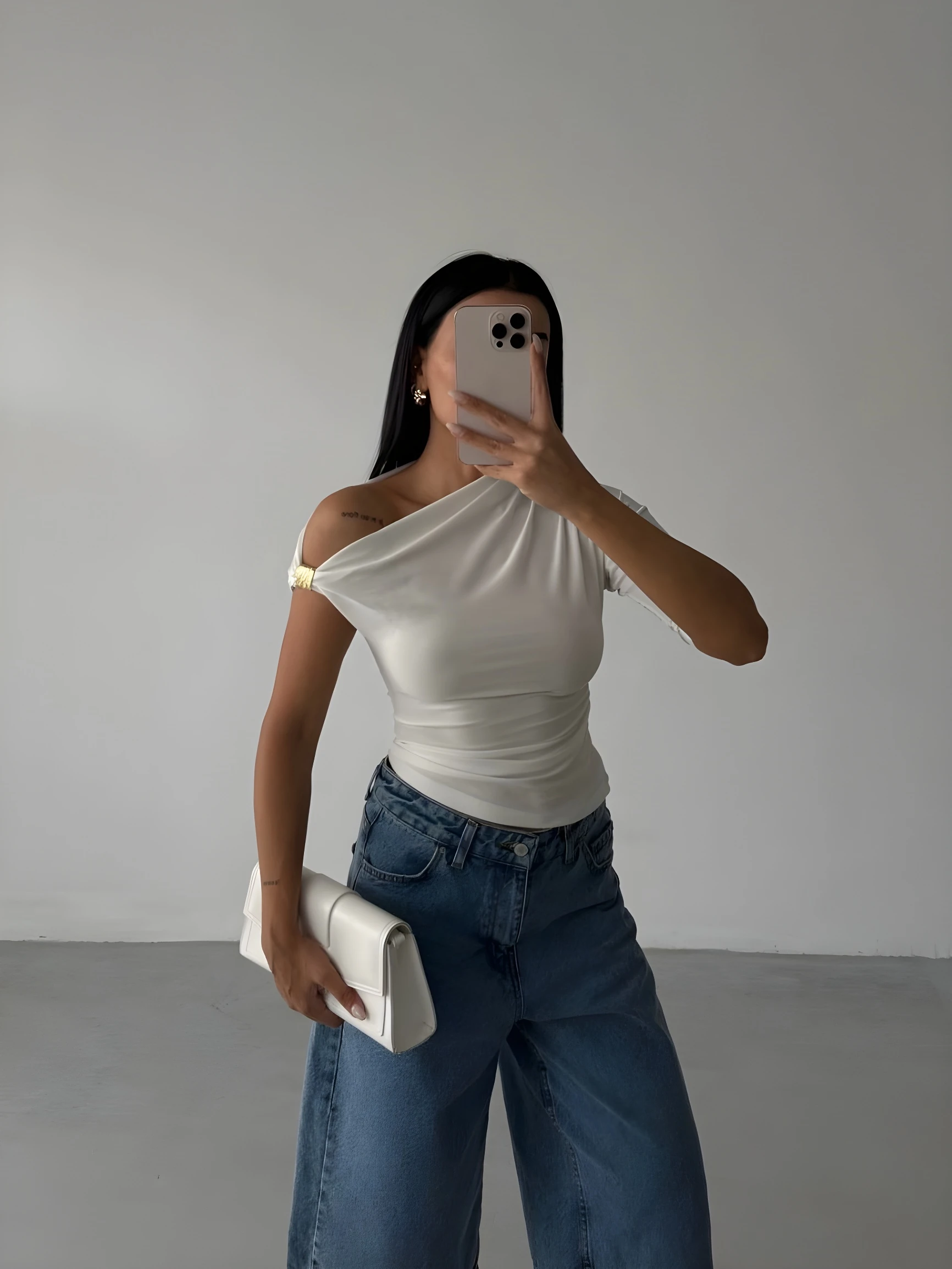  Aksesuar Detay Cutout Bluz - Beyaz