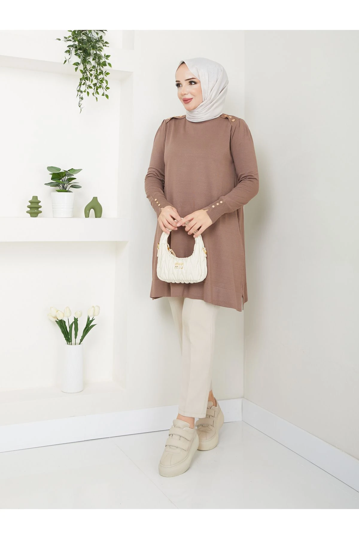 Kadın Omuzdan Apoletli Kol Düğmeli Soğuk İplik Merserize Triko Tunik