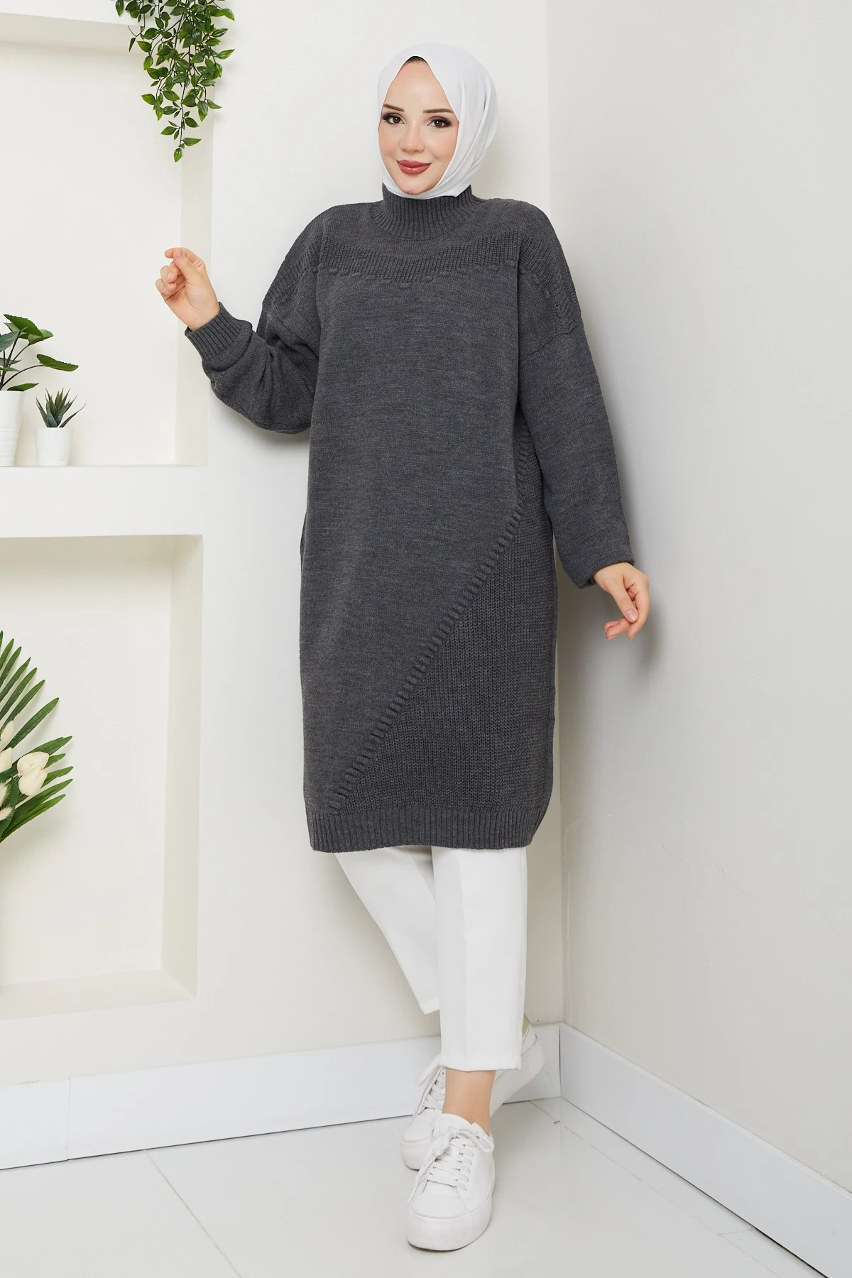 Kadın Yarım Balıkçı Yaka Örgü Detaylı Triko Tunik