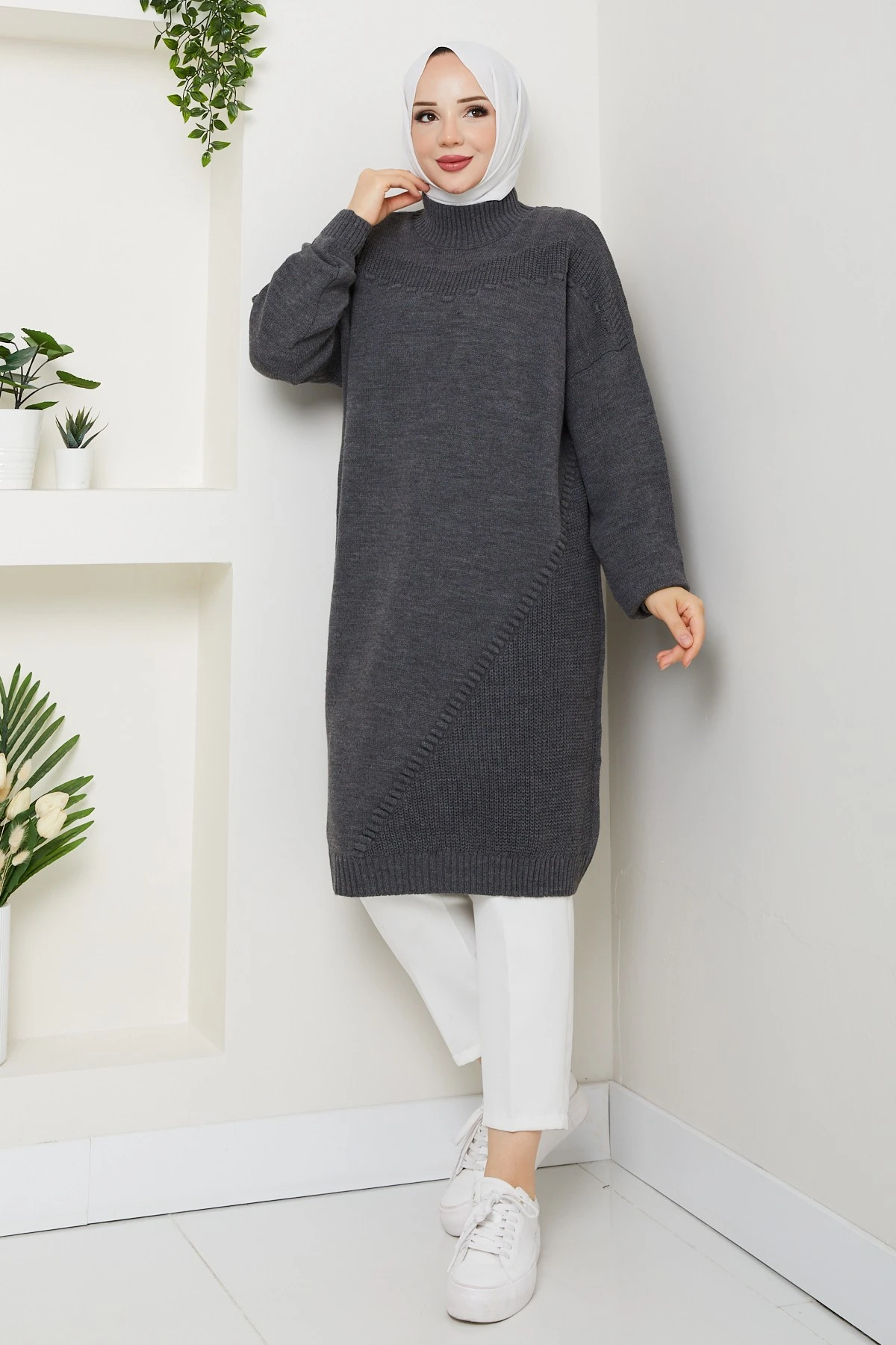 Kadın Yarım Balıkçı Yaka Örgü Detaylı Triko Tunik