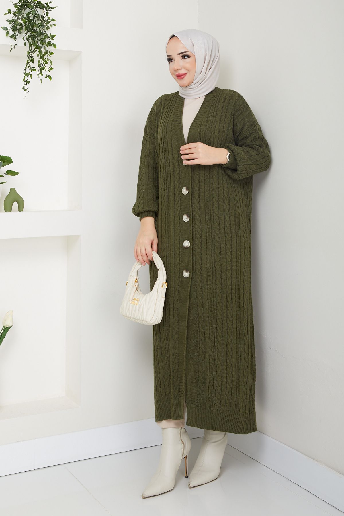 Kadın Balon Kol Düğme Kapamalı Uzun Triko Hırka