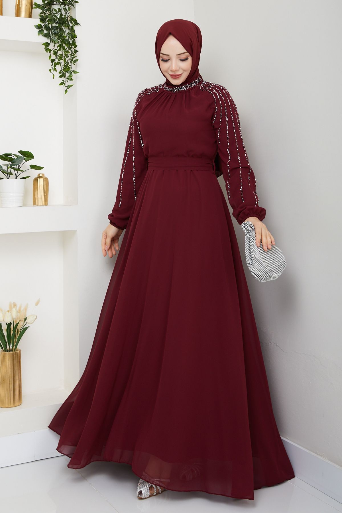 Kadın Kolu Taşlı Astarlı Şifon Elbise